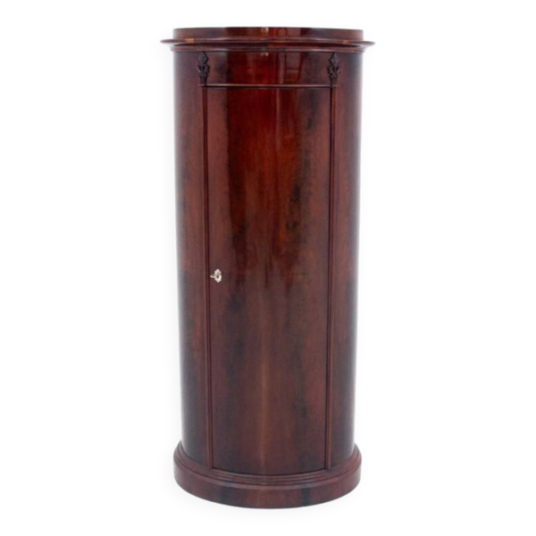 Commode ancienne - poste, Europe du Nord, fin du 19e siècle.