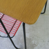 Side table is reviewed in scoubidou