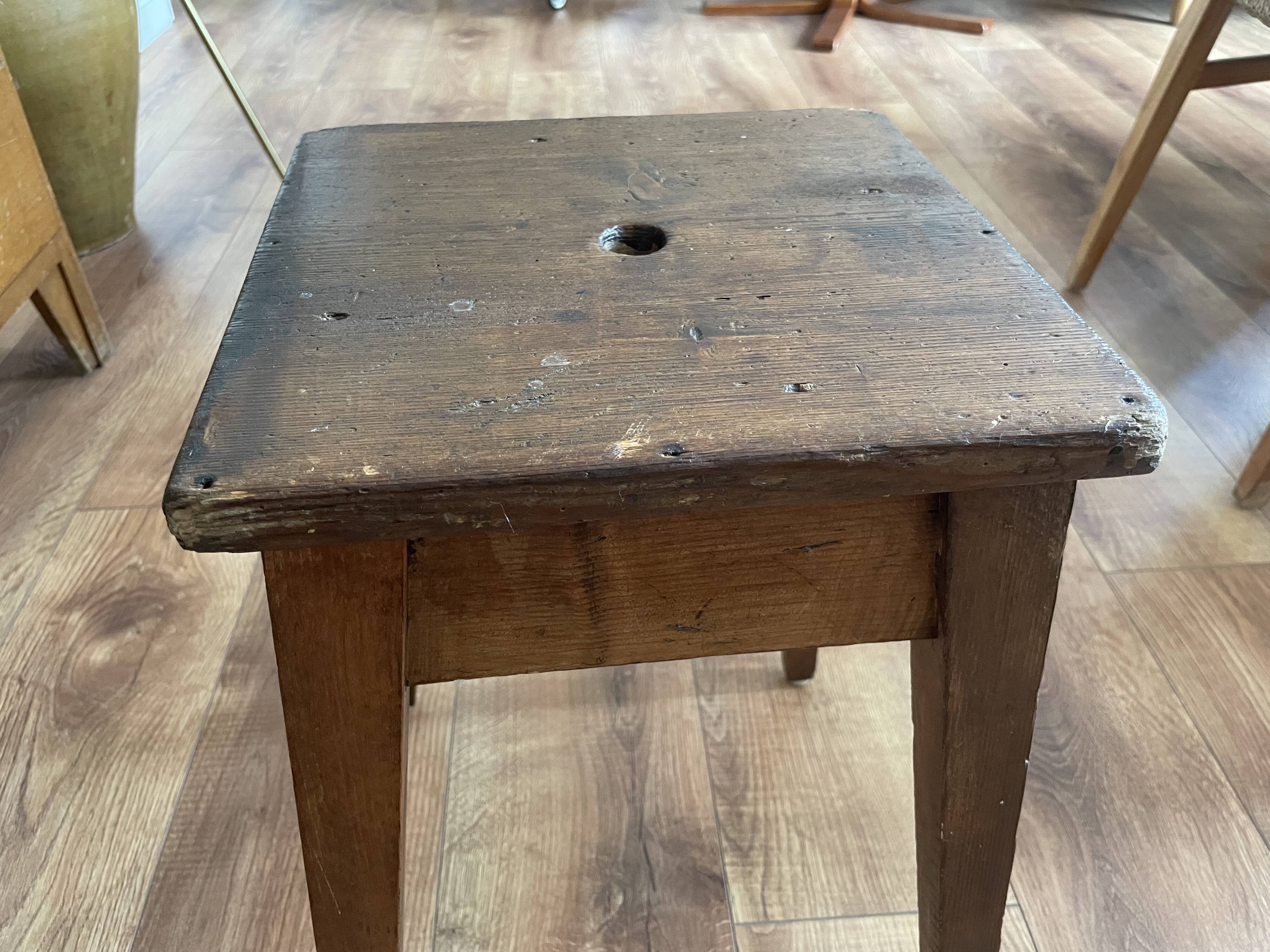 Tabouret ancien