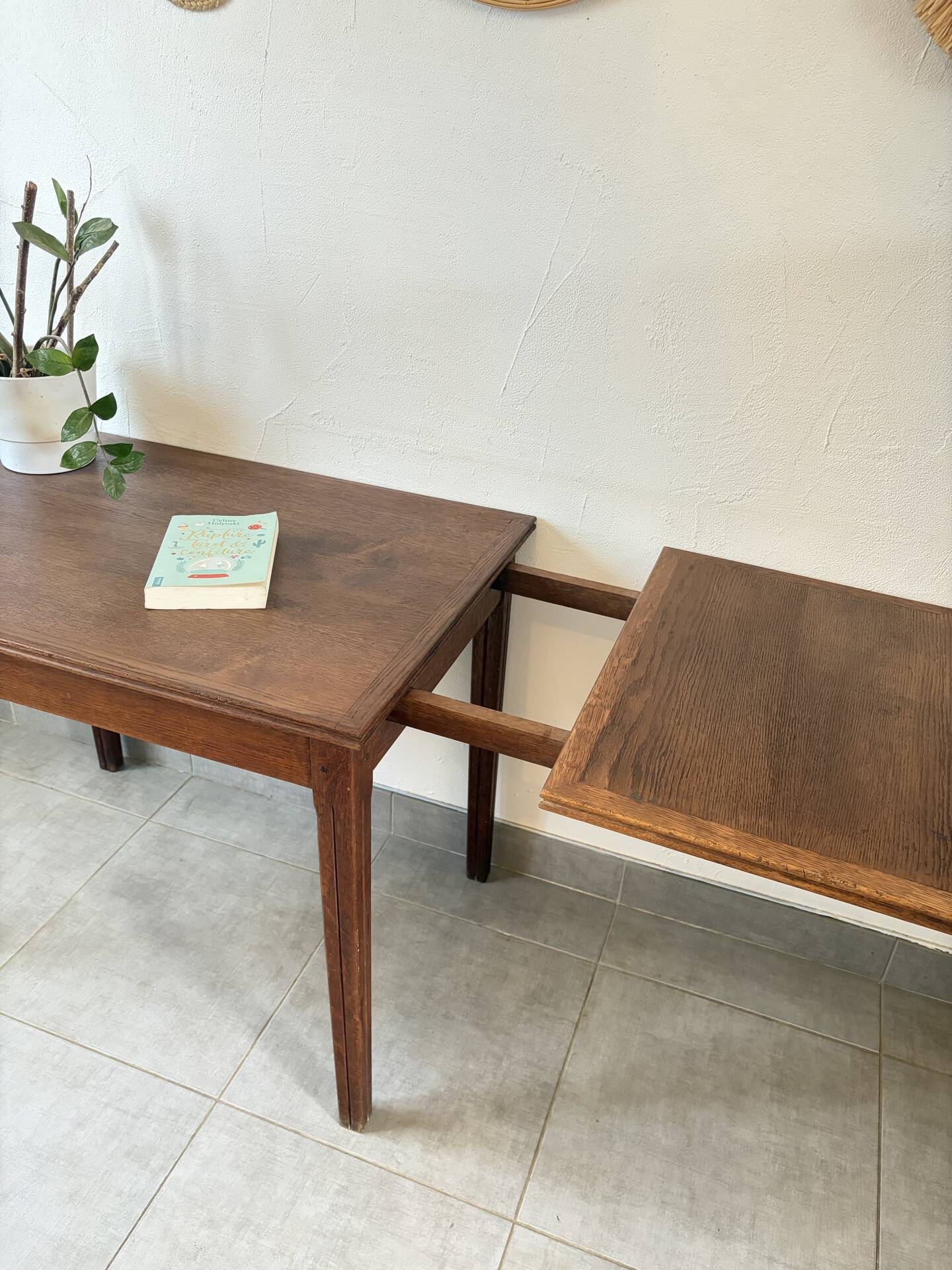 Extendable farmhouse table / extension