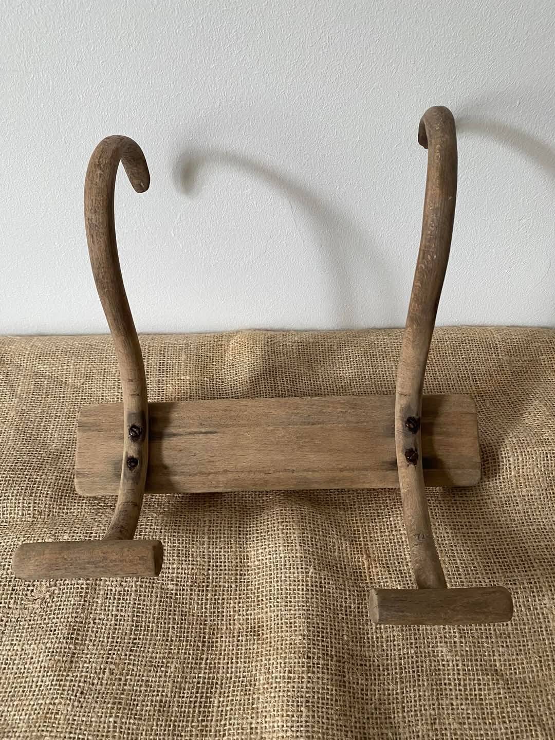 Natural wood coat and hat rack with 2 hooks