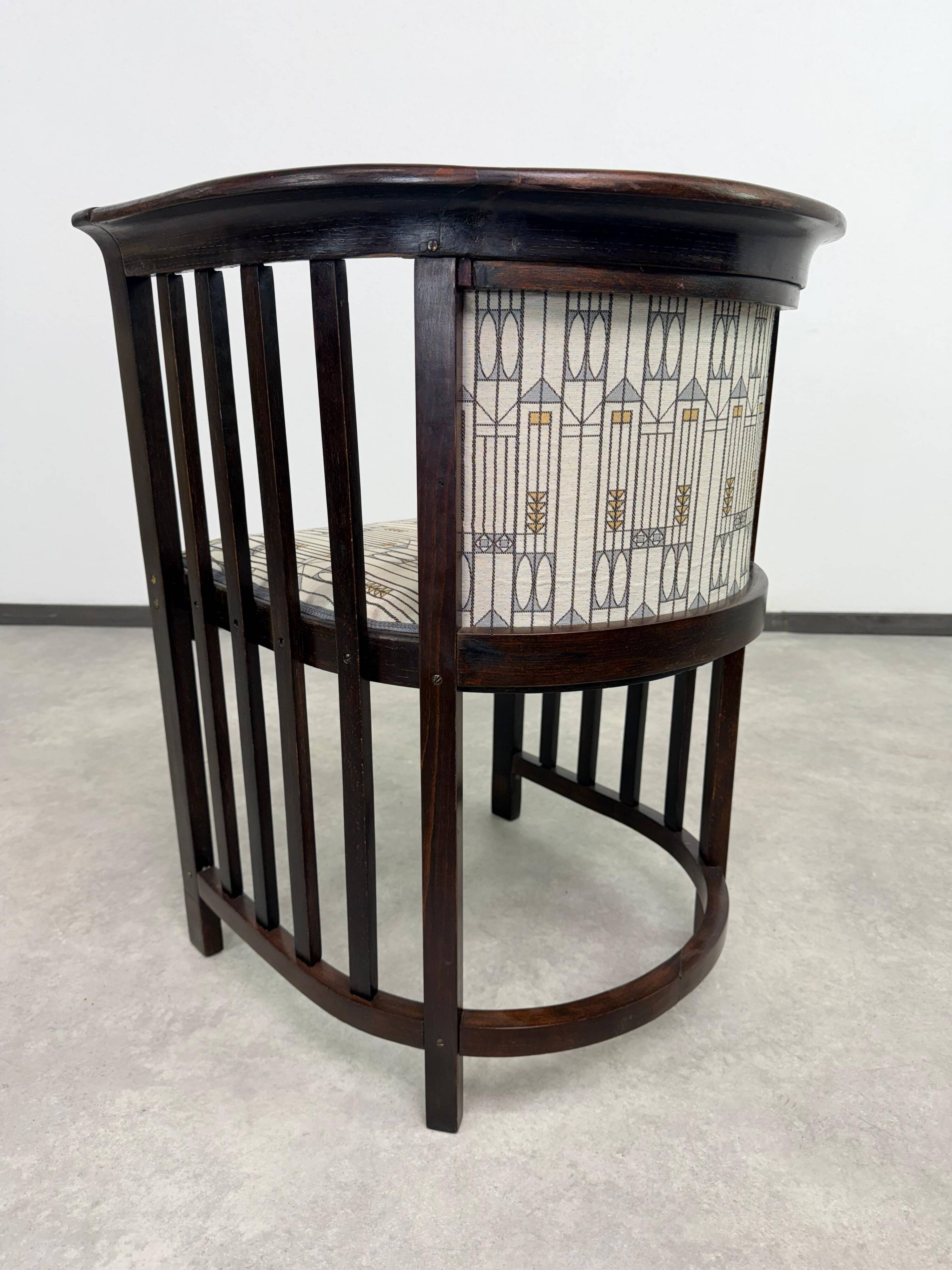 Fledermaus armchair no. 423 by Josef Hoffmann
