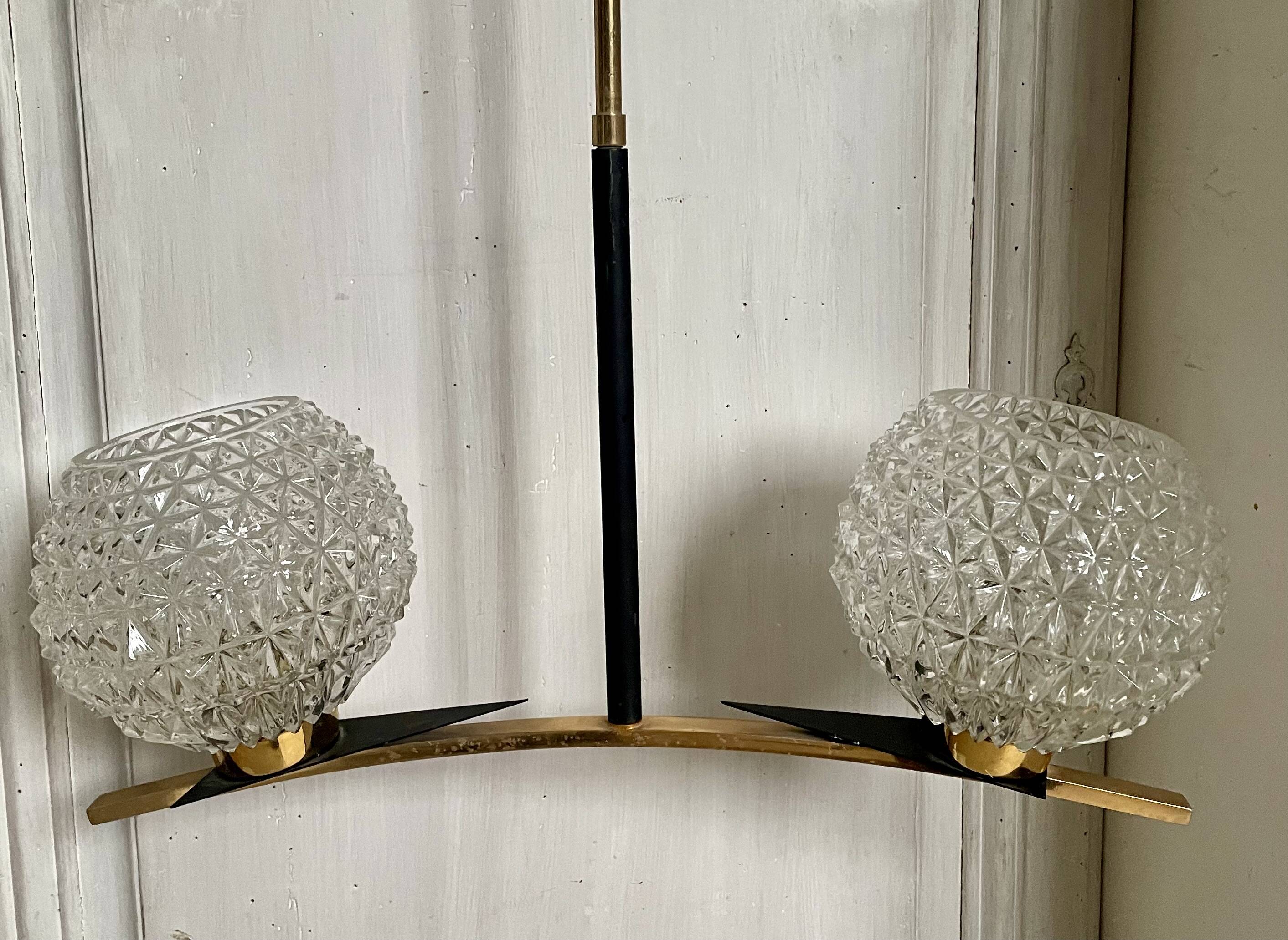 Maison Arlus Lunel pendant chandelier in brass and chiseled glass