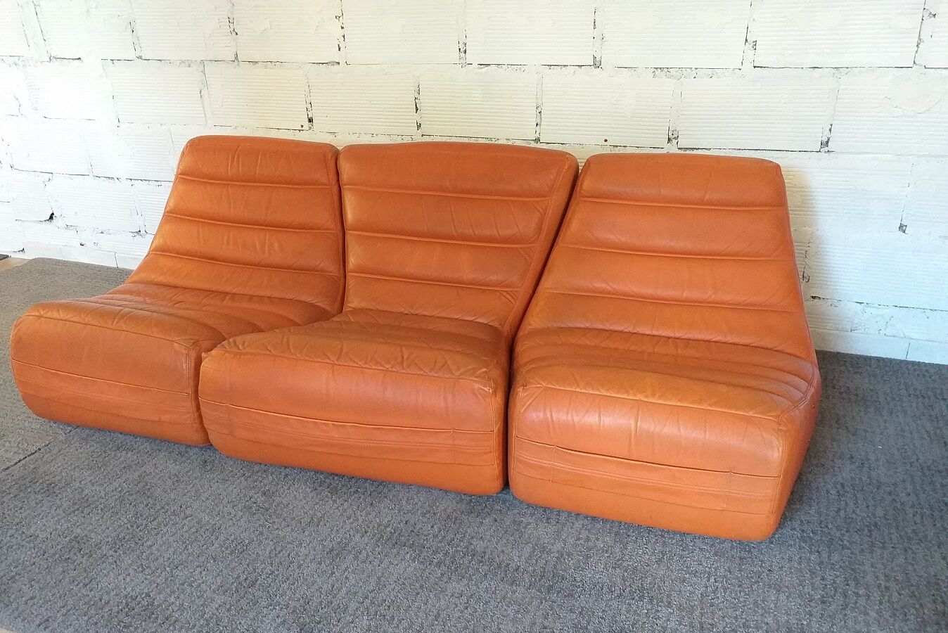 Leather sofa Saparella design Michel Ducaroy 70