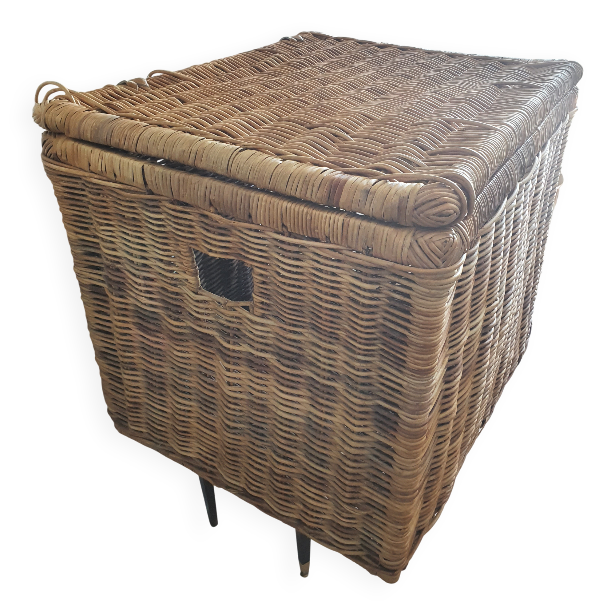 Wicker basket
