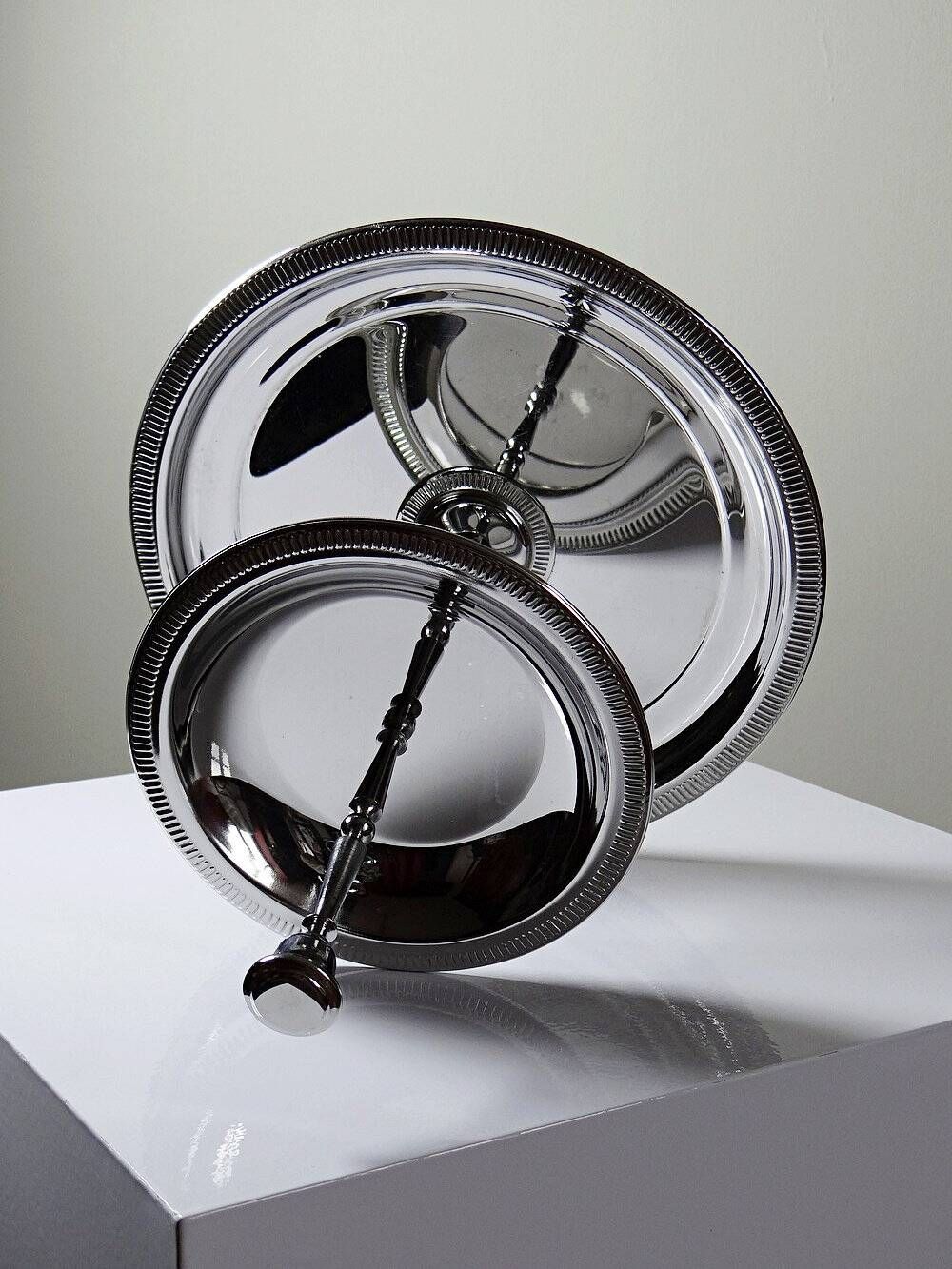 Silent servant display Jean Couzon Vintage stainless steel from the 60s-70s.
