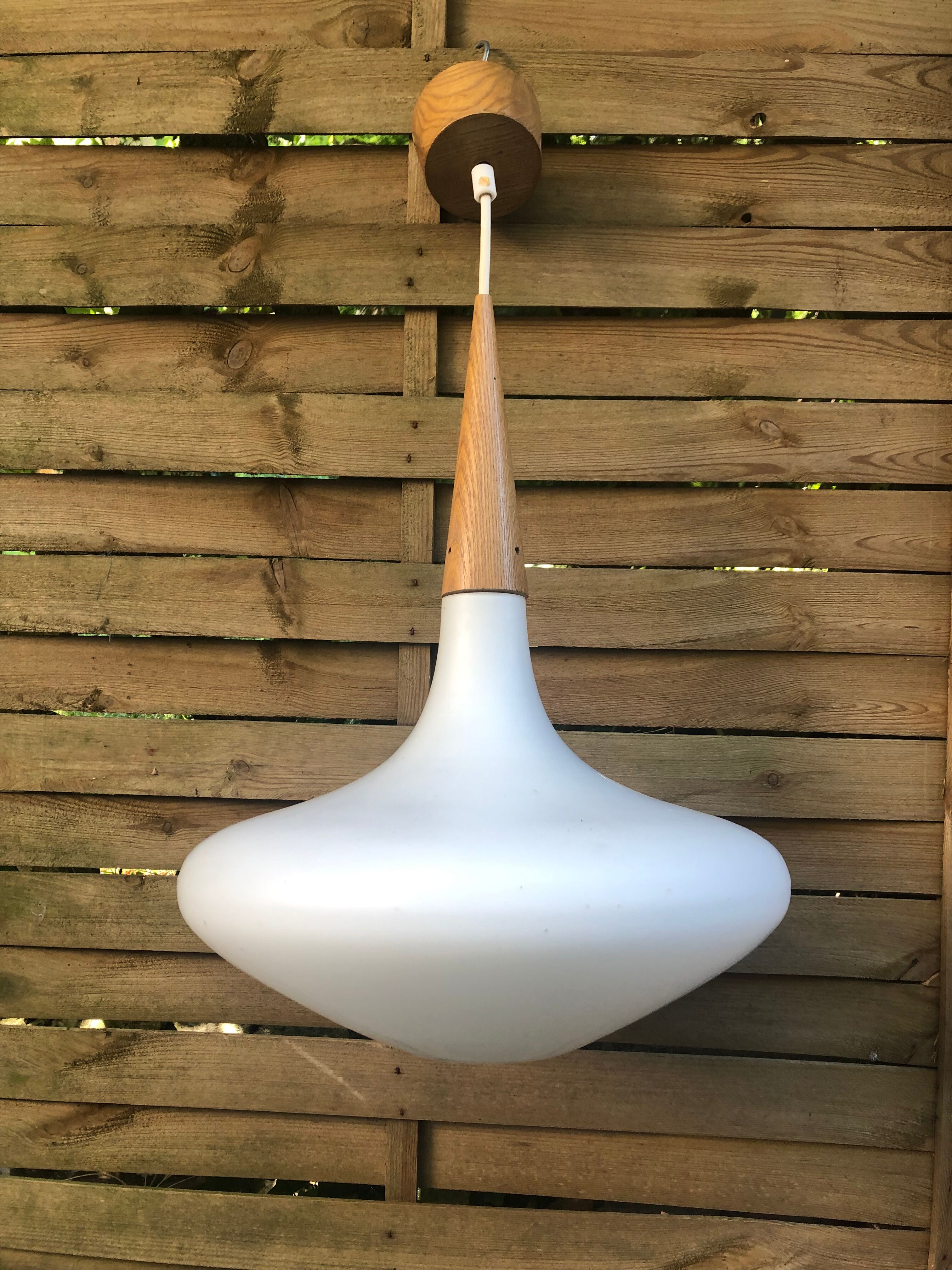 Suspension wood and opaline glass Louis Kalff Phillips 60s