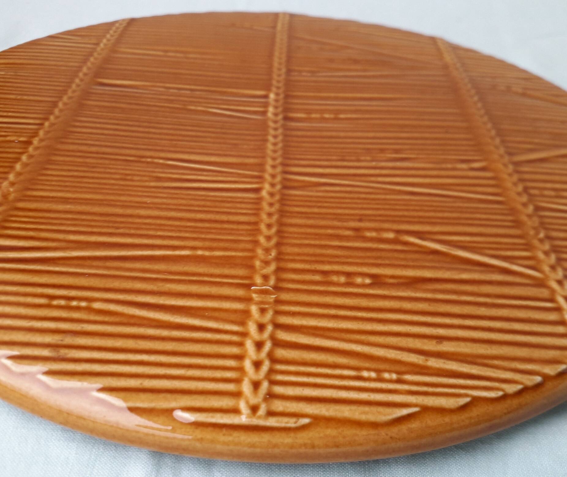 Ceramic trivet