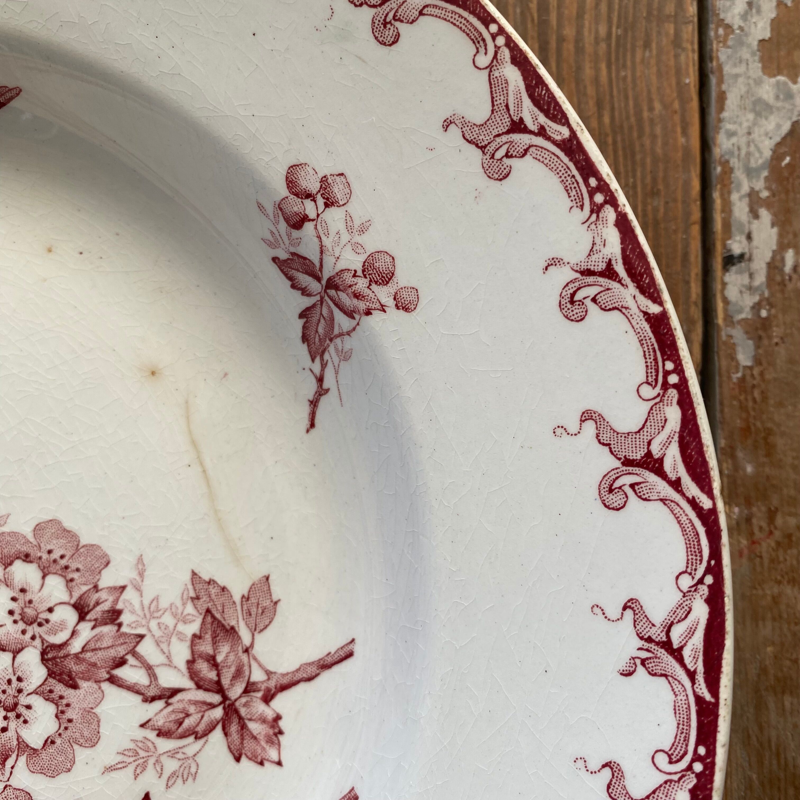 Plate Hawthorn Terre de Fer