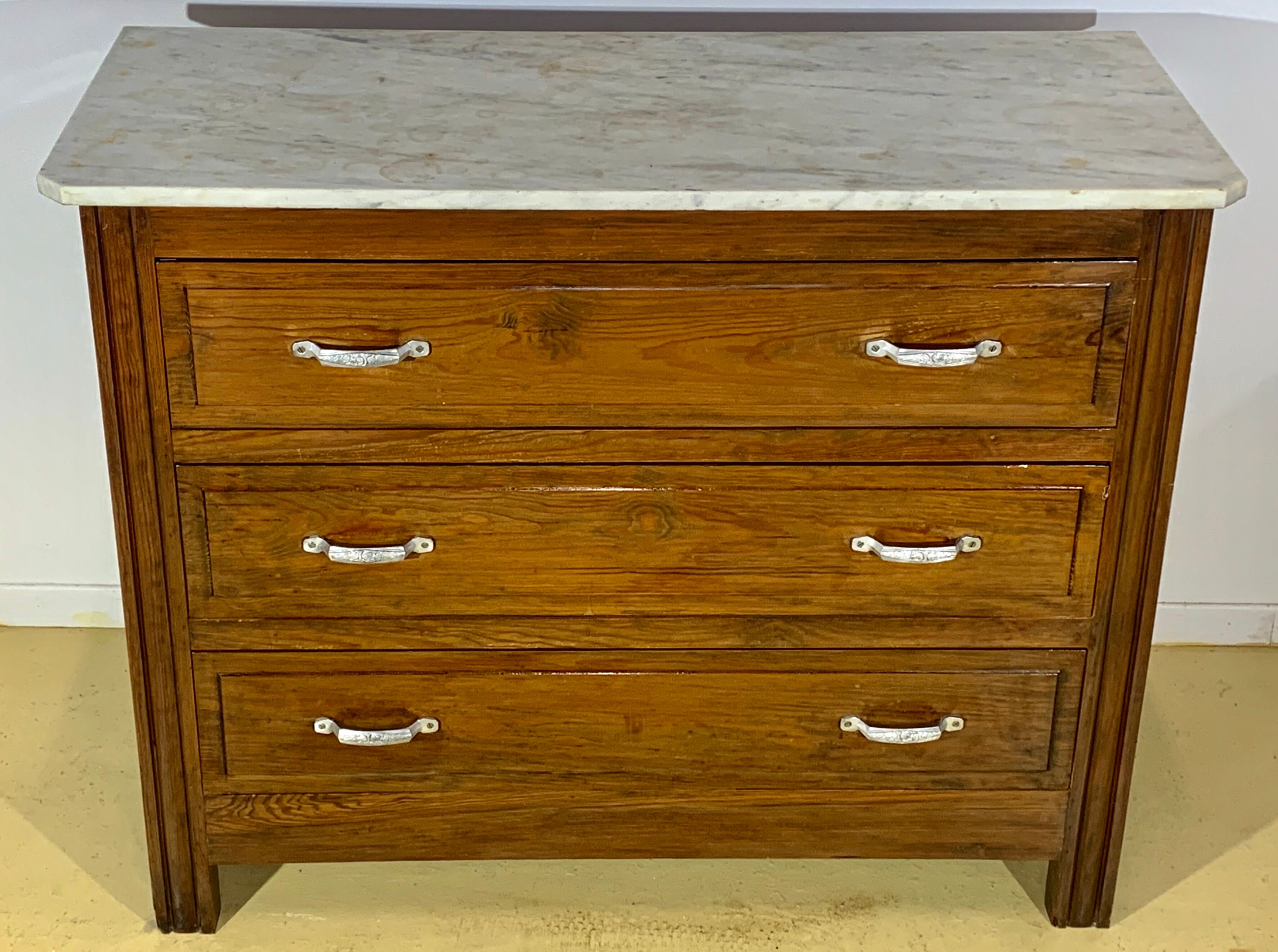 Commode style Art Déco, 3 tiroirs, marbre blanc