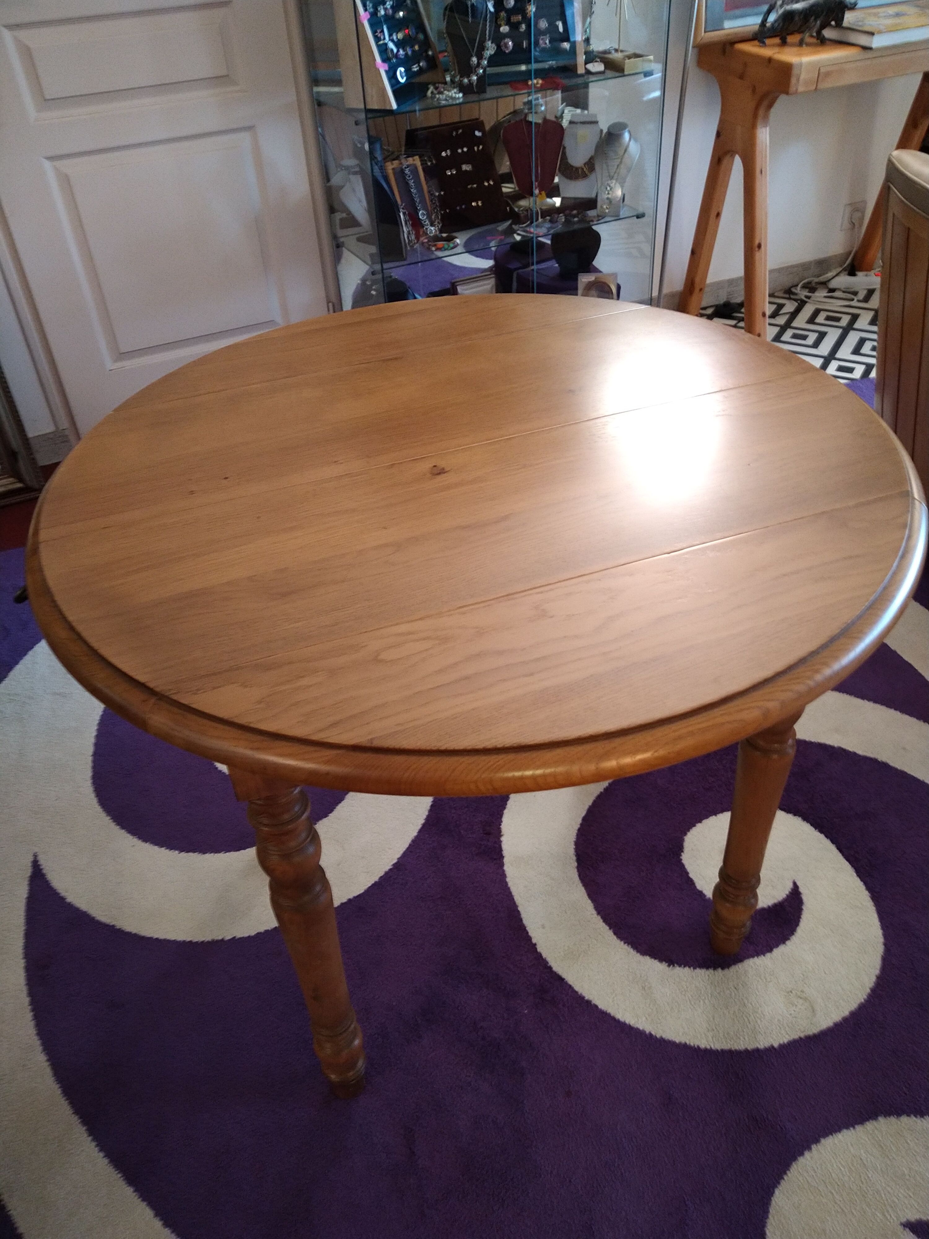 Round table 90 cm extensions six feet
