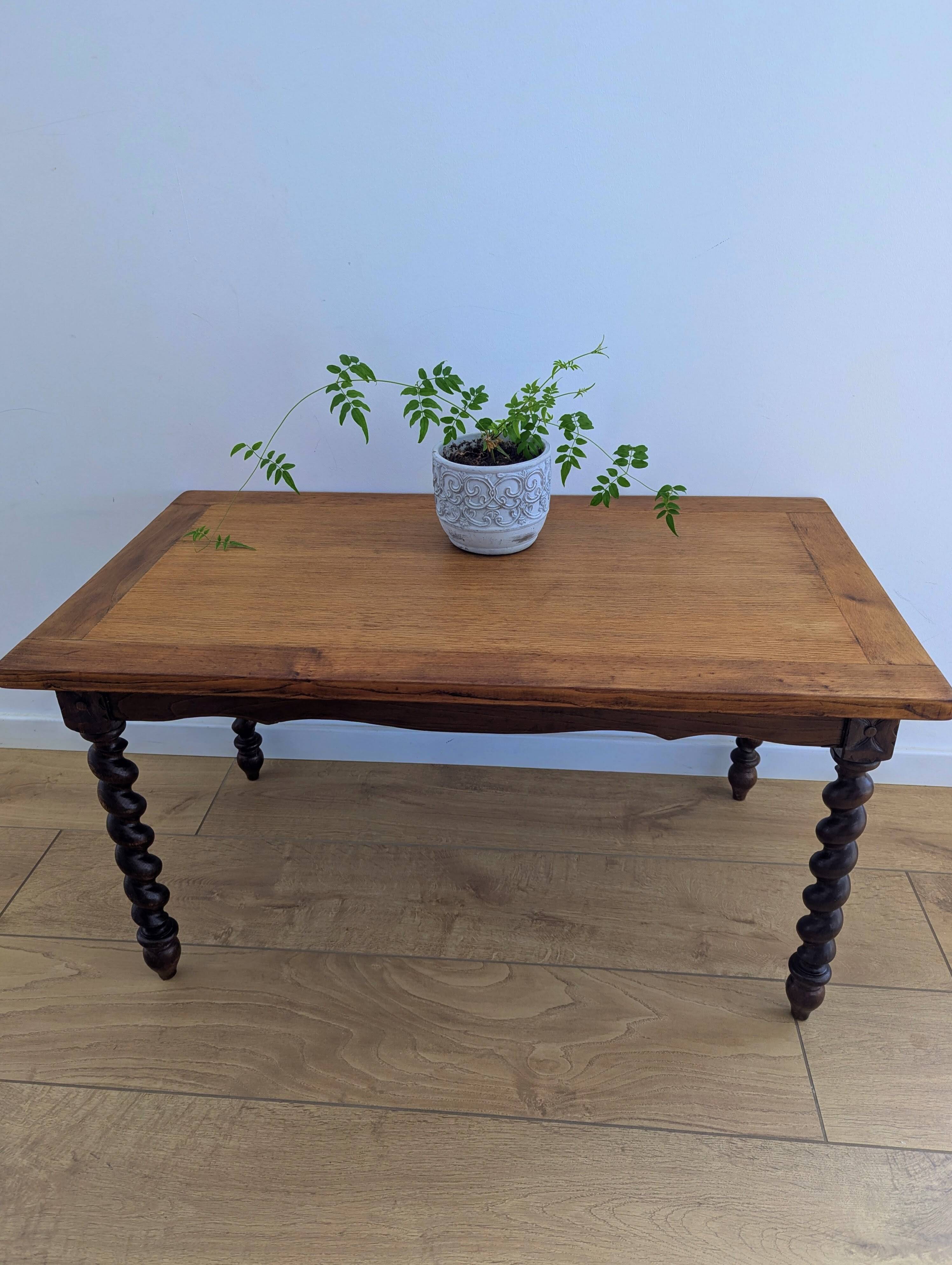 Solid wood coffee table with carved twisted legs
