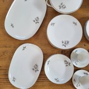 36-piece porcelain service