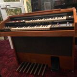 Farfisa electronic organ