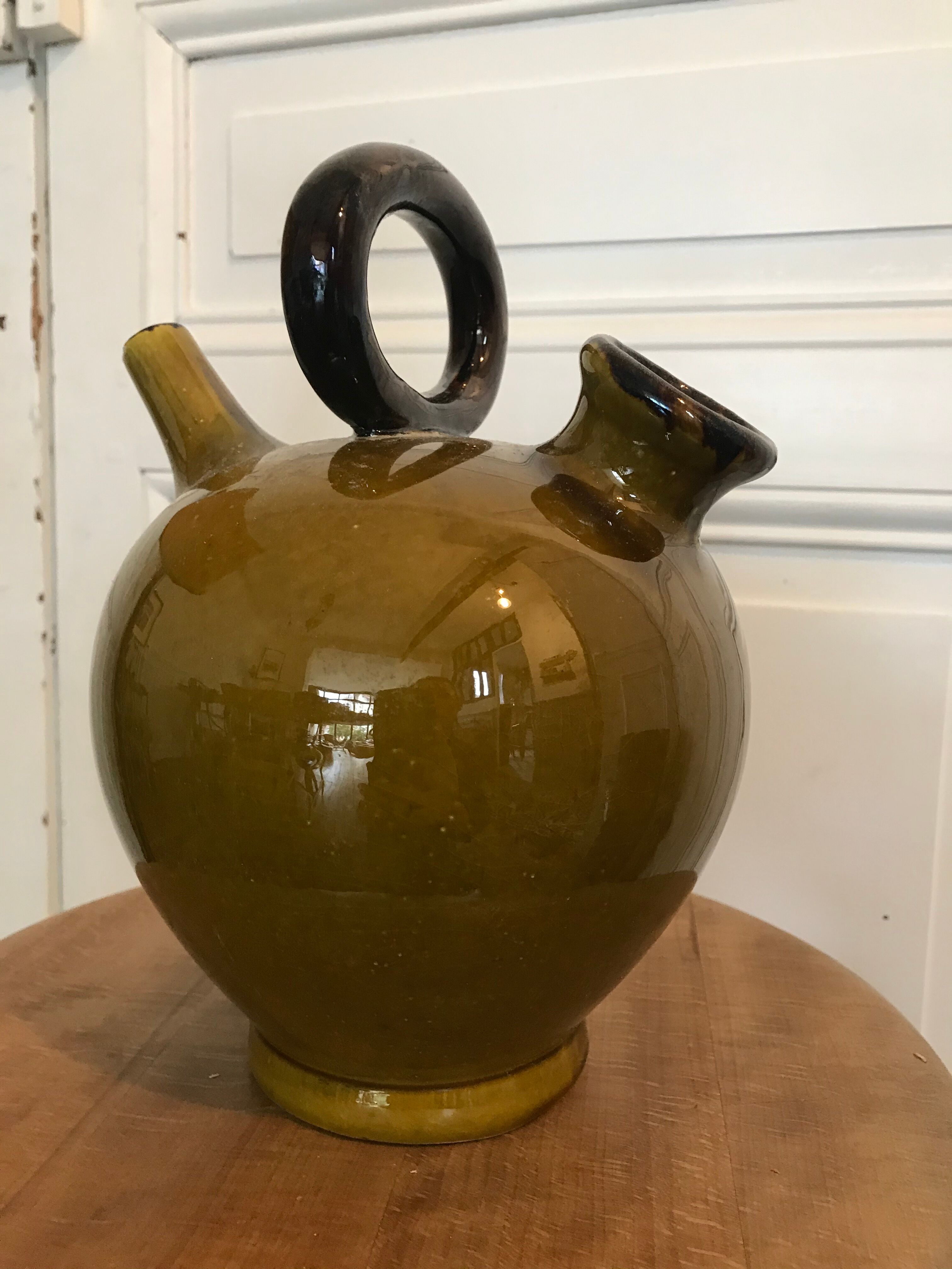 Double-neck ceramic jug