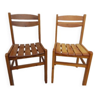 Pair of solid pine chairs with banded backs