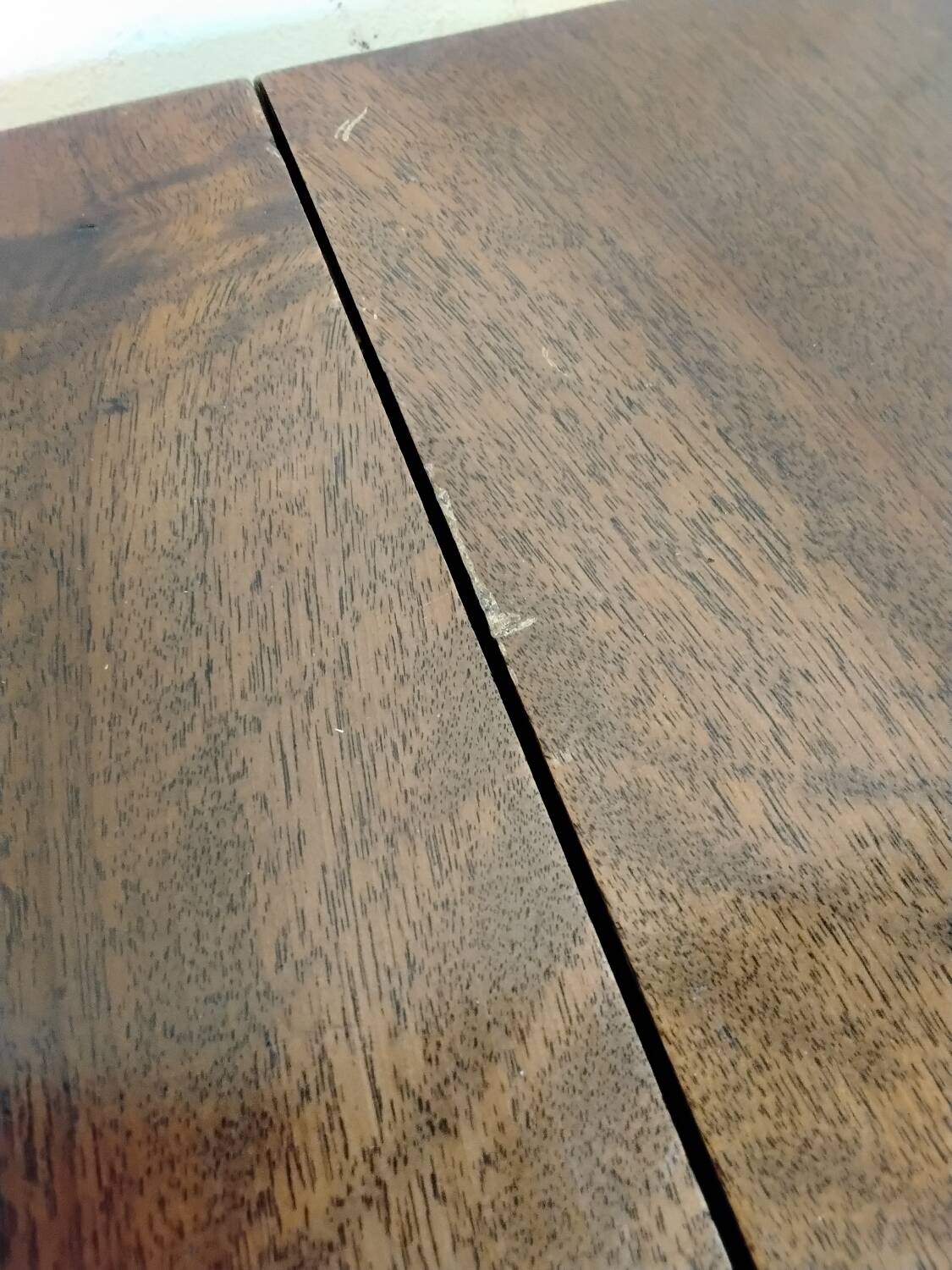 Table ovale en bois avec rallonges