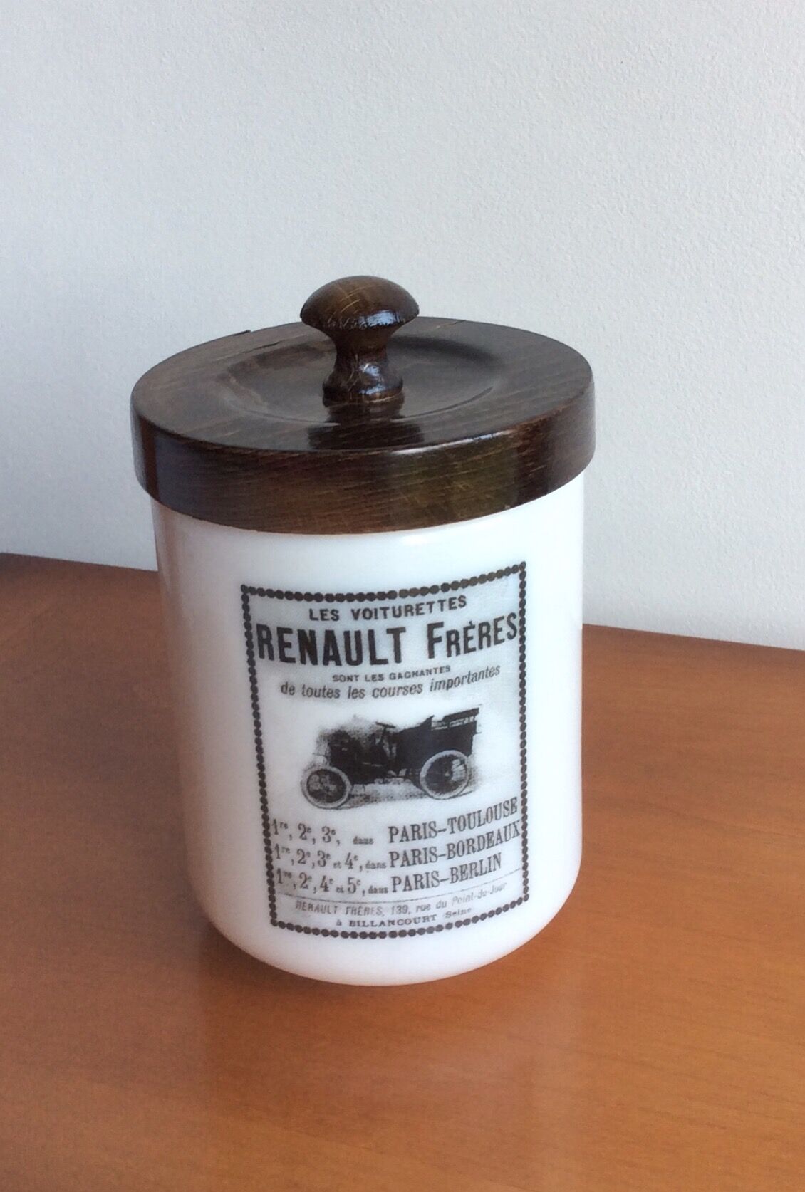 Opaline advertising pot