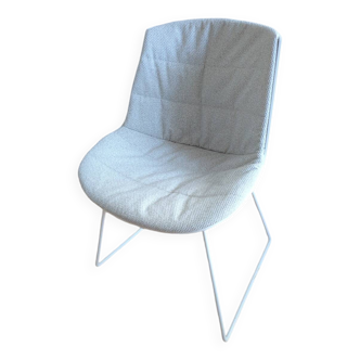 Chaise MDF Italia blanc-gris par Jean Marie Massaud