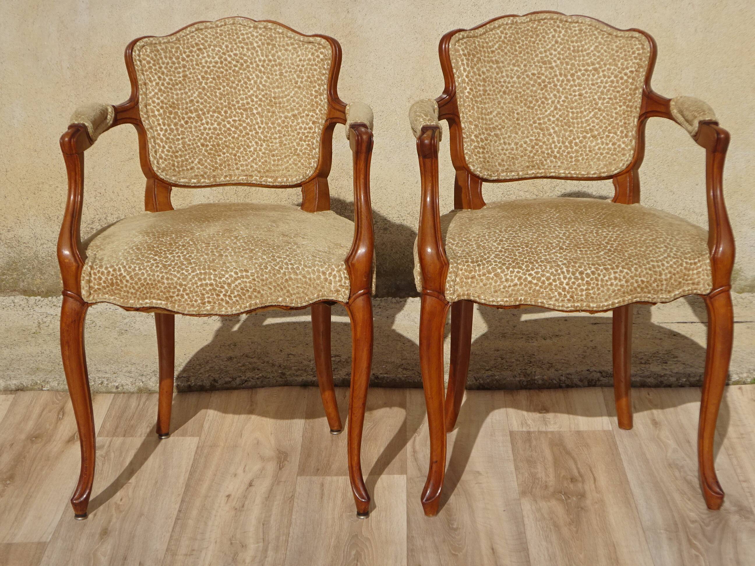Pair of Louis XVI armchairs, upholstered in giraffe-pattern velvet