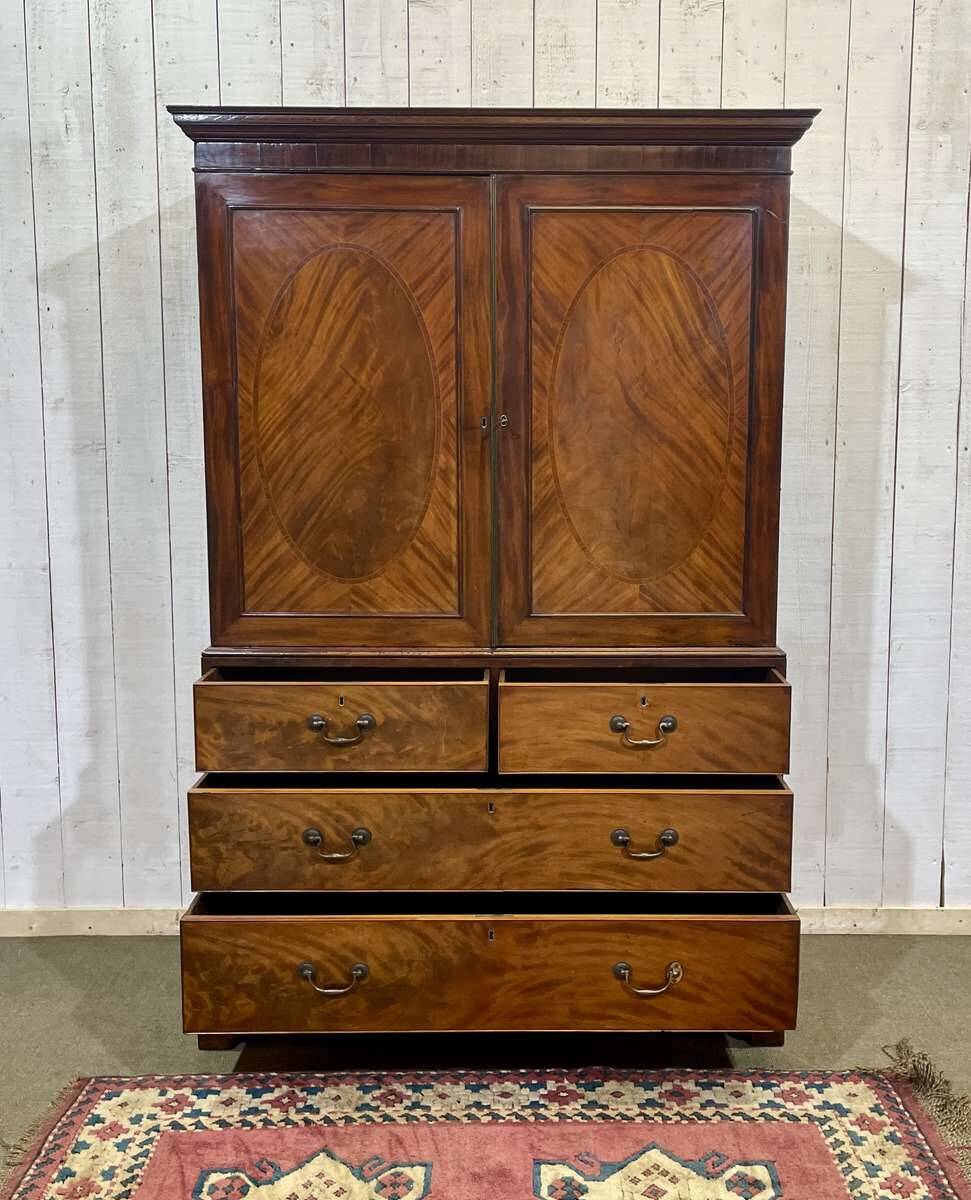 Commode Penderie 'Linen Press' anglaise XIXème en acajou | Selency