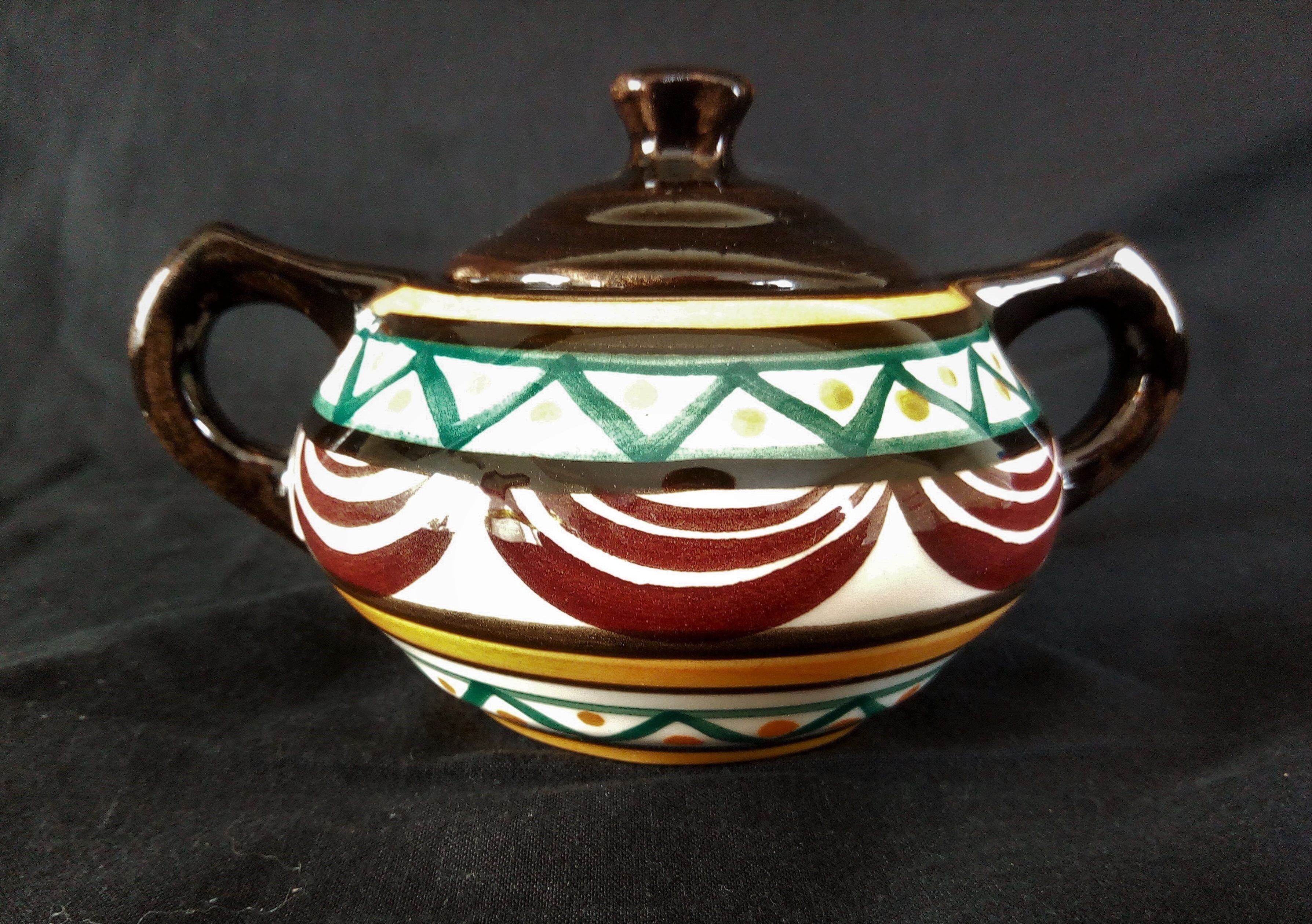 Service à café art déco en faience St. Jean de Bretagne, peint main (15 pièces)