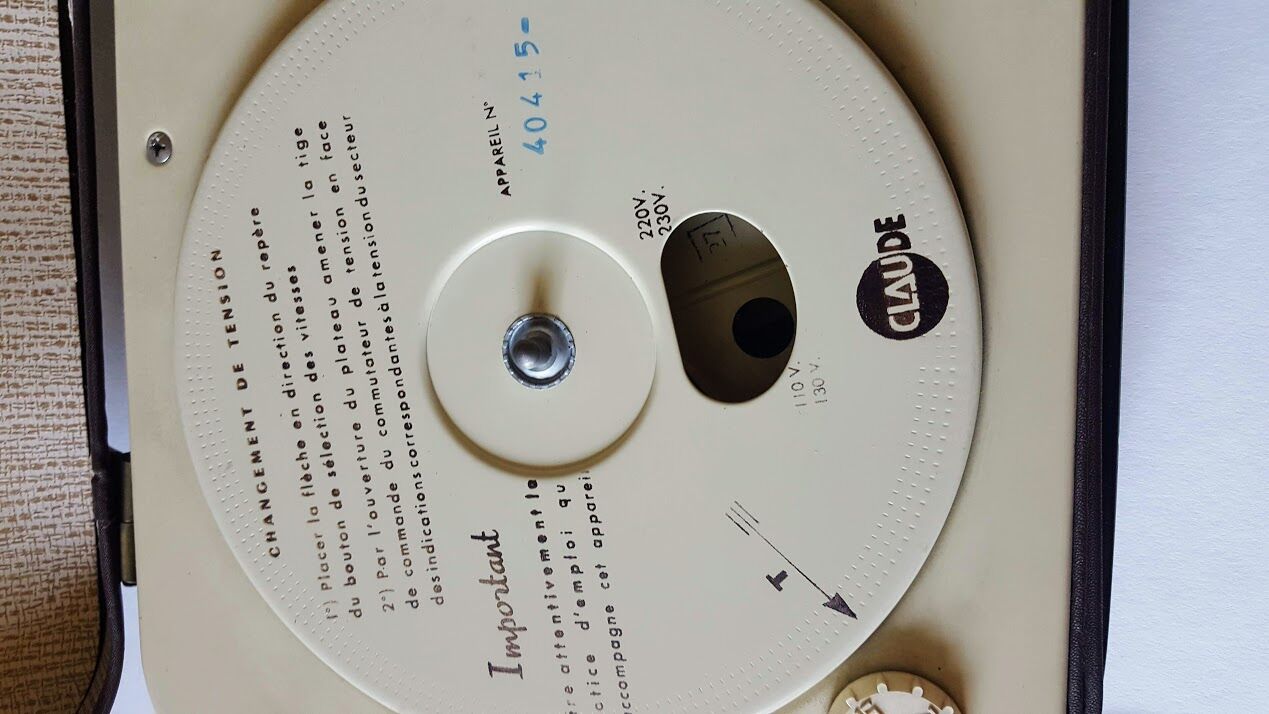 Claude electrophonic record player