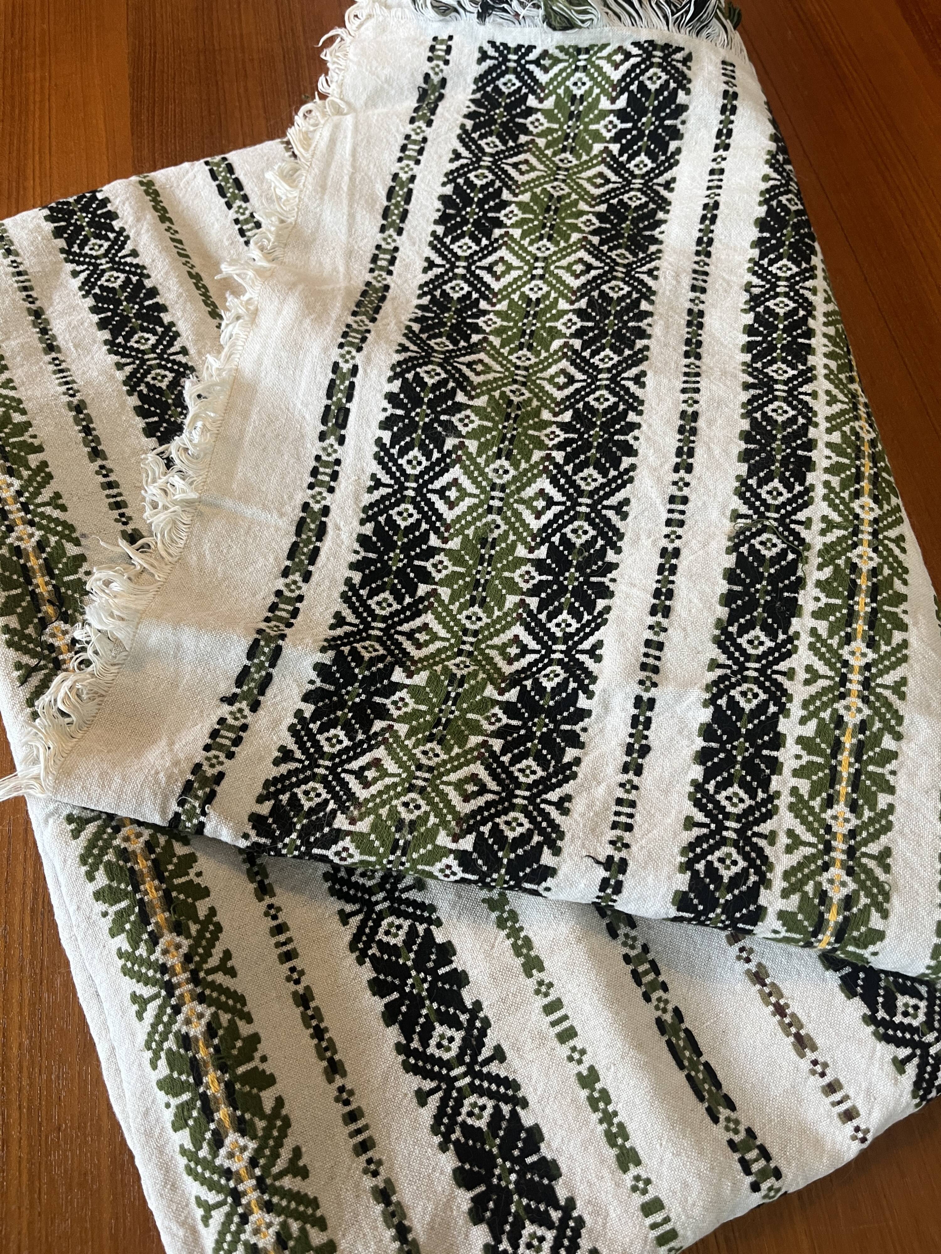 Table runner in cotton fiber