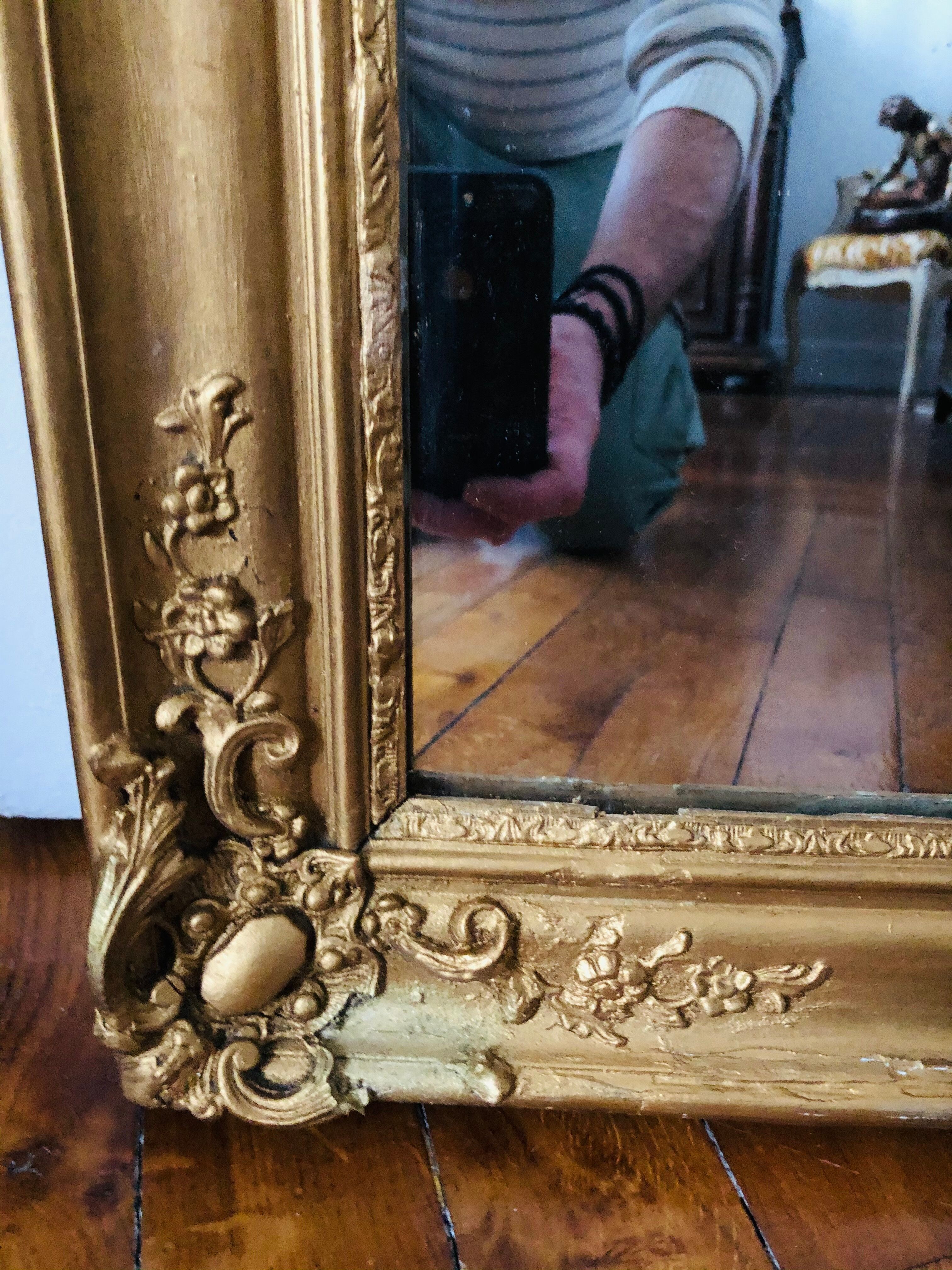 Old mirror in gilded wood 50x62cm