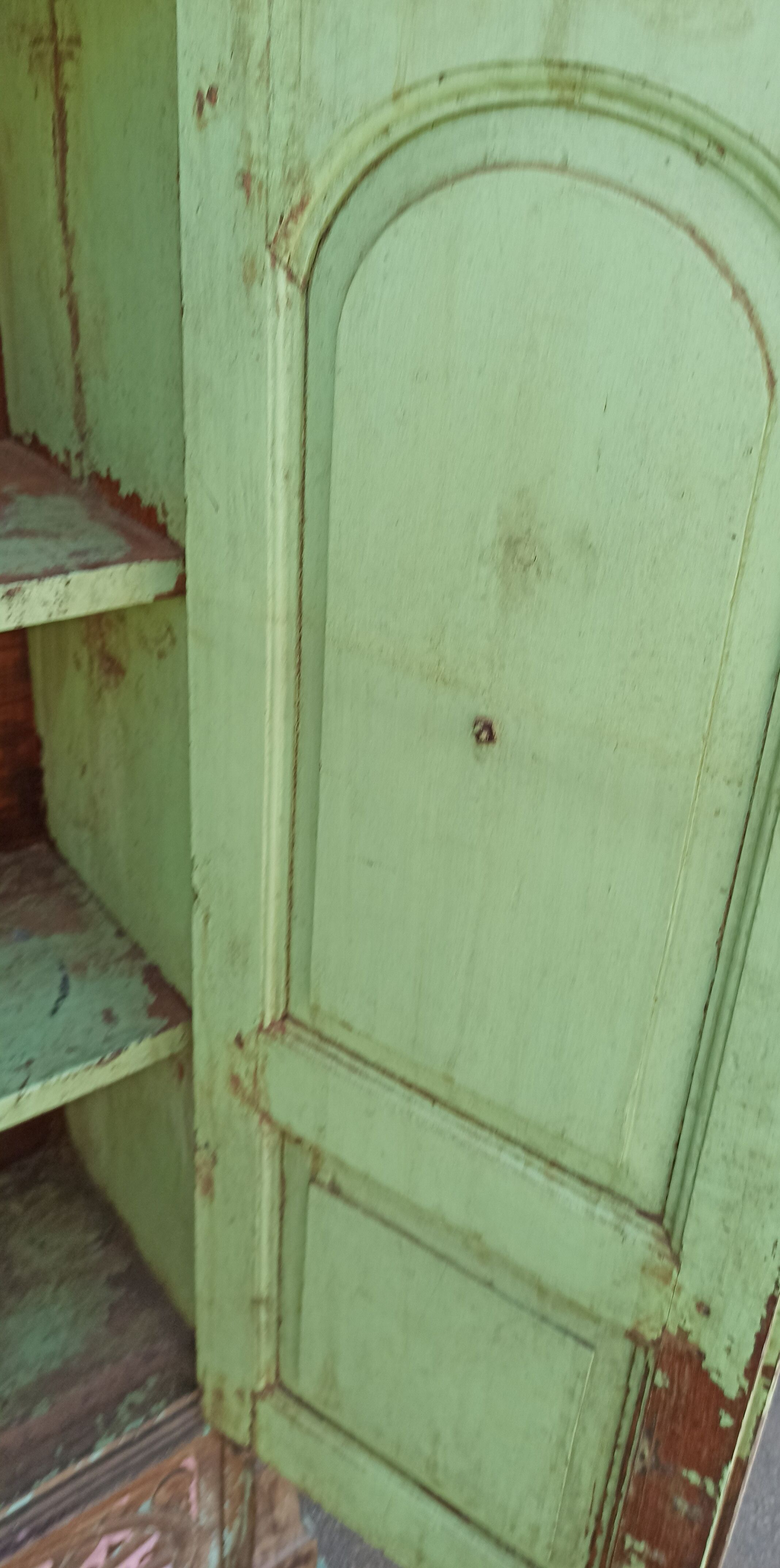 Old wooden cabinet - 2 doors and 1 drawer