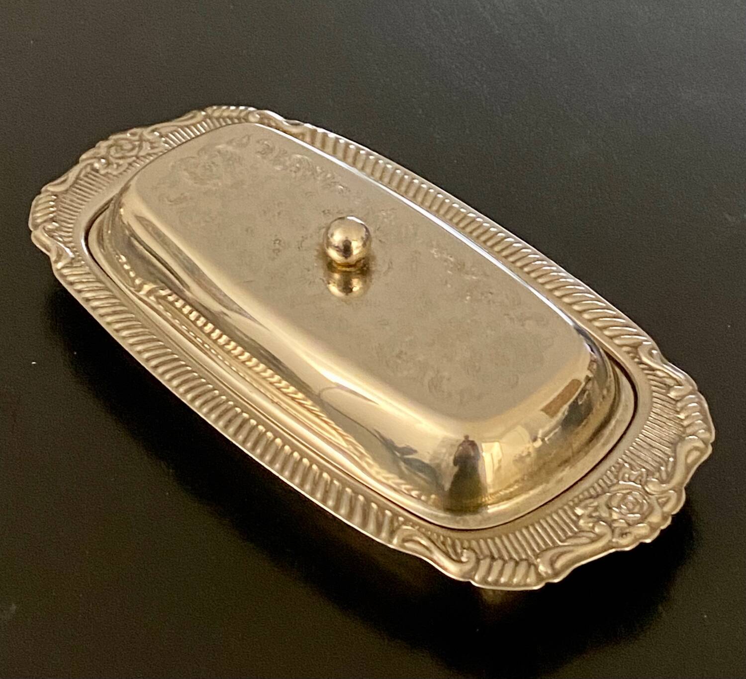 1 stainless steel butter dish and its cup