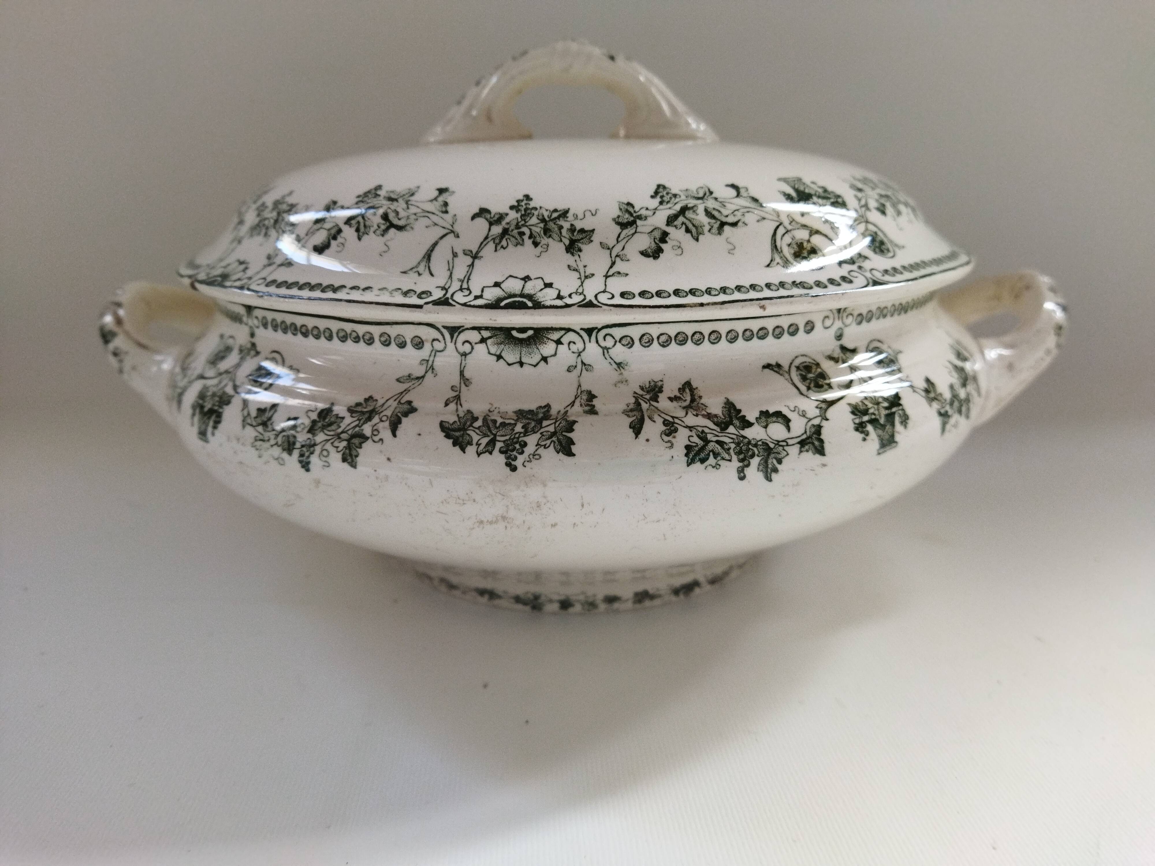 Badonviller "Champagne" iron clay vegetable dish