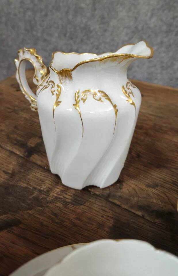 tea or coffee service in porcelain, Louis XV Rocaille style, 19th century