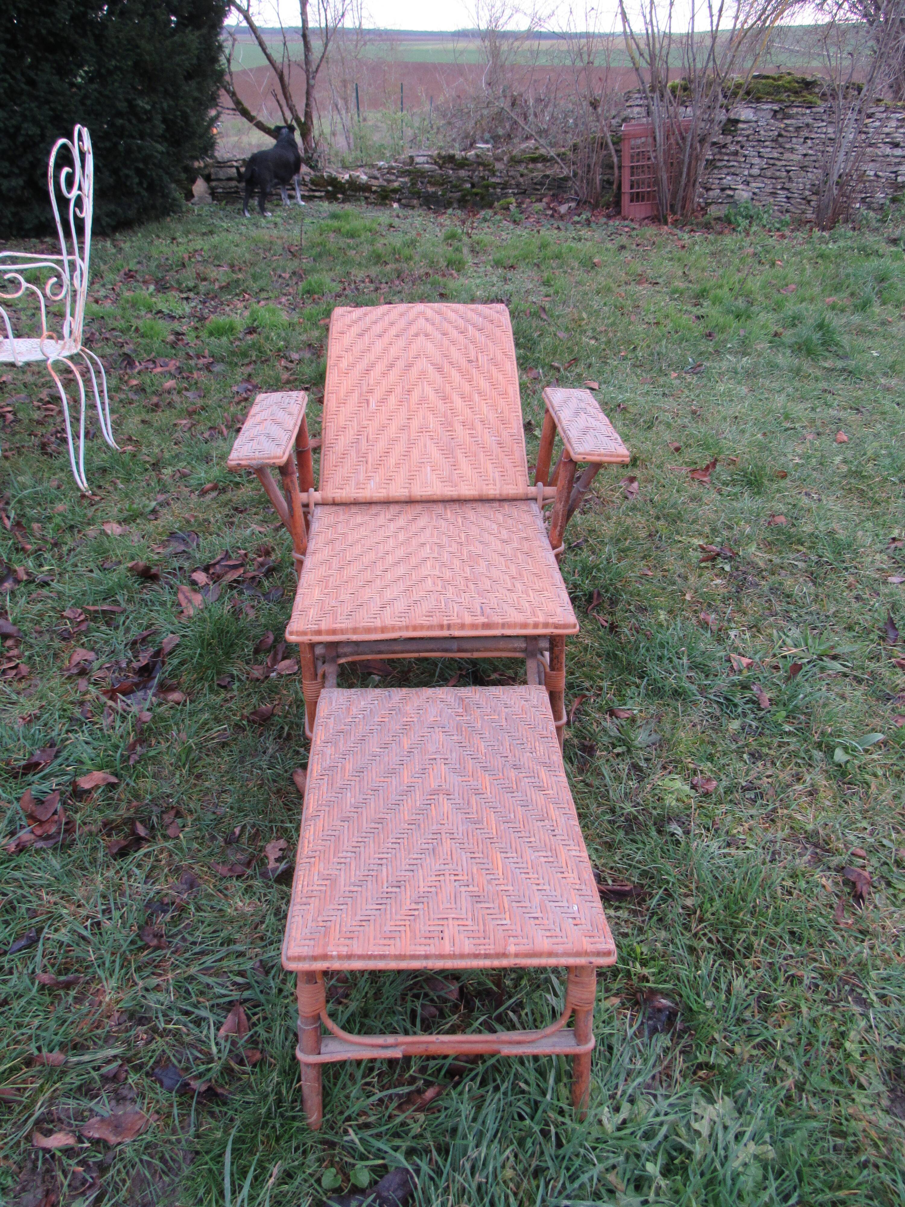 Rattan lounger