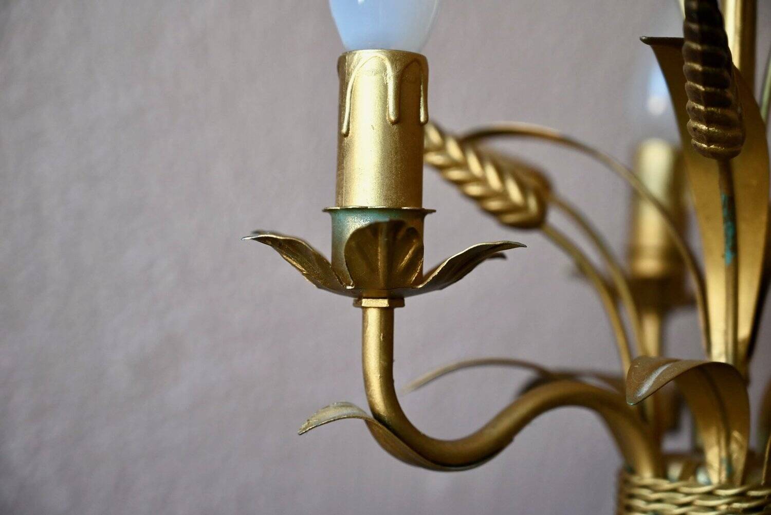 Vintage wheat spike chandelier in gold metal, 3 lights, 1970s Hollywood Regency.