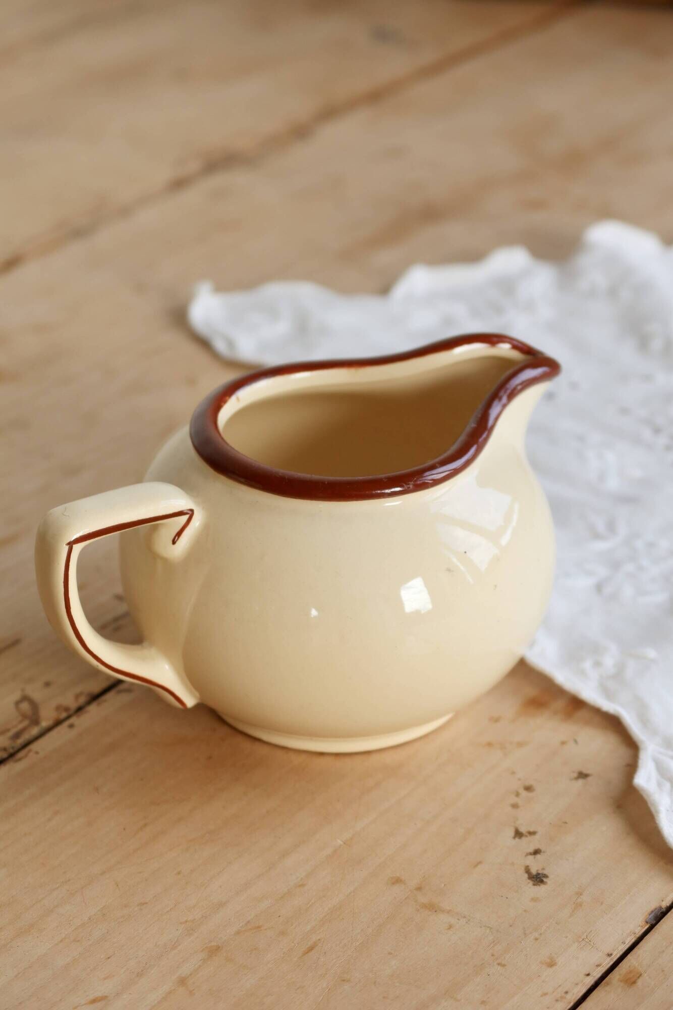 Pot à lait vintage faïence Longchamp modèle Agen