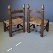 Ensemble de 2 chaises basses avec assise en paille, années 1950.