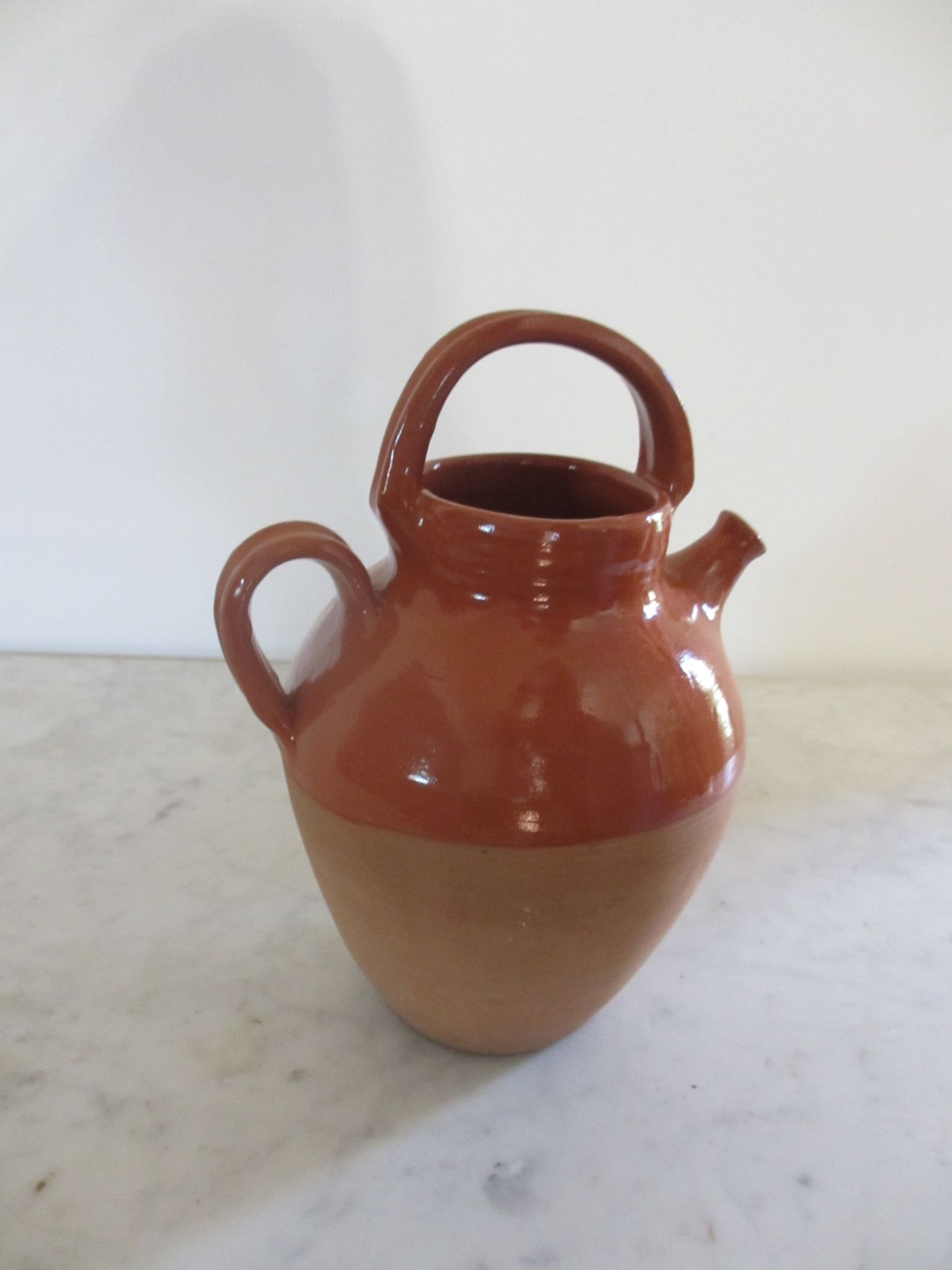 Cruche ancienne en terre cuite