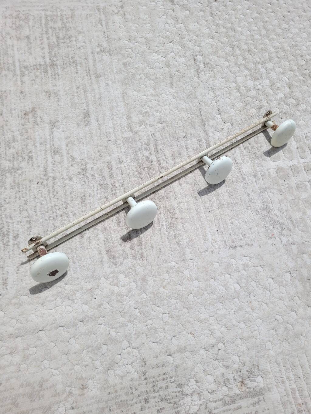 Vintage cream metal wall coat rack 4p