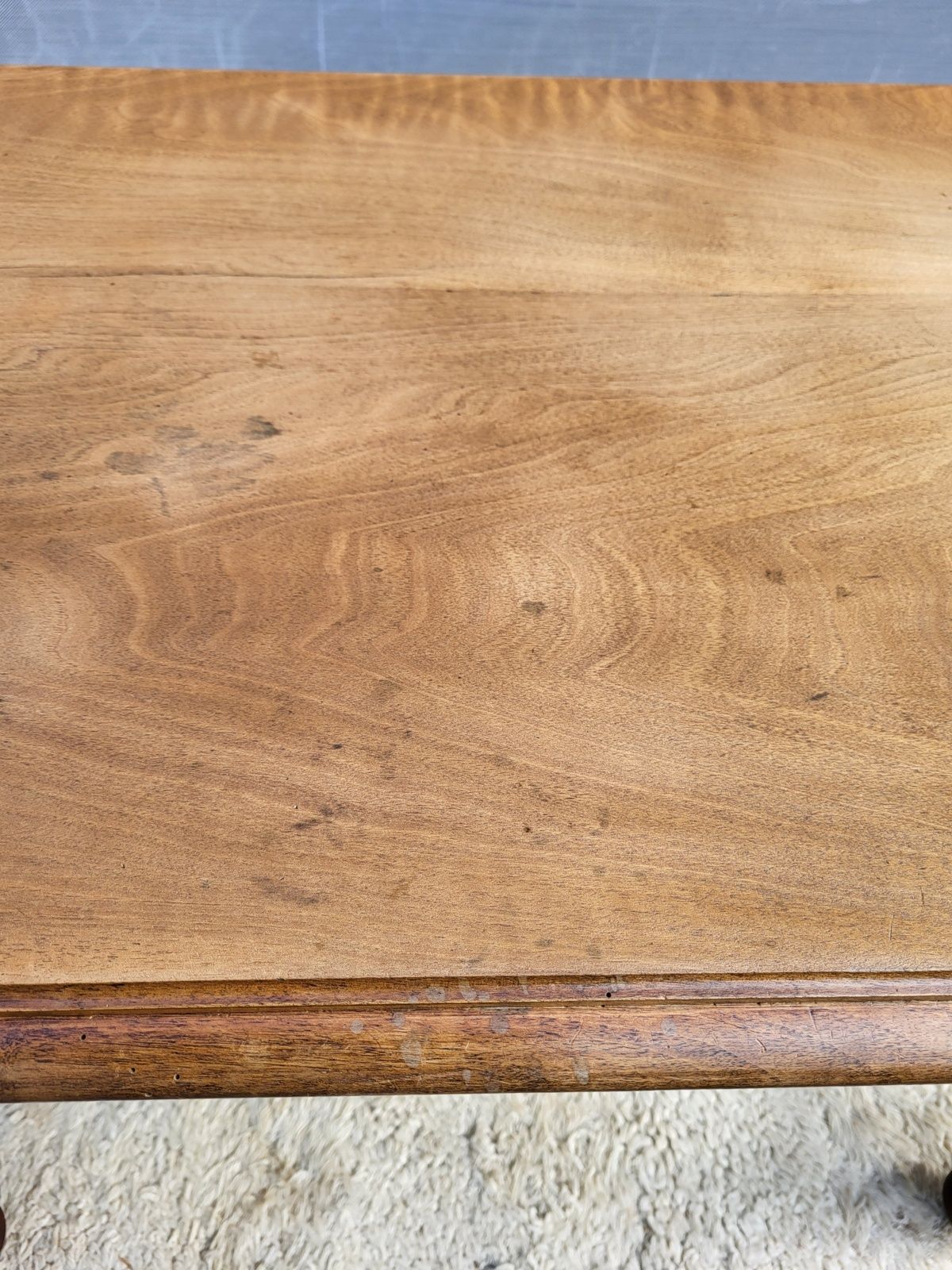 Louis XIII walnut desk • Small centre table in Renaissance style