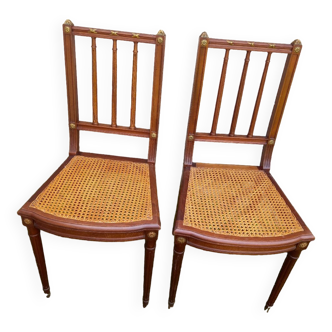 Lots of 2 vintage chairs