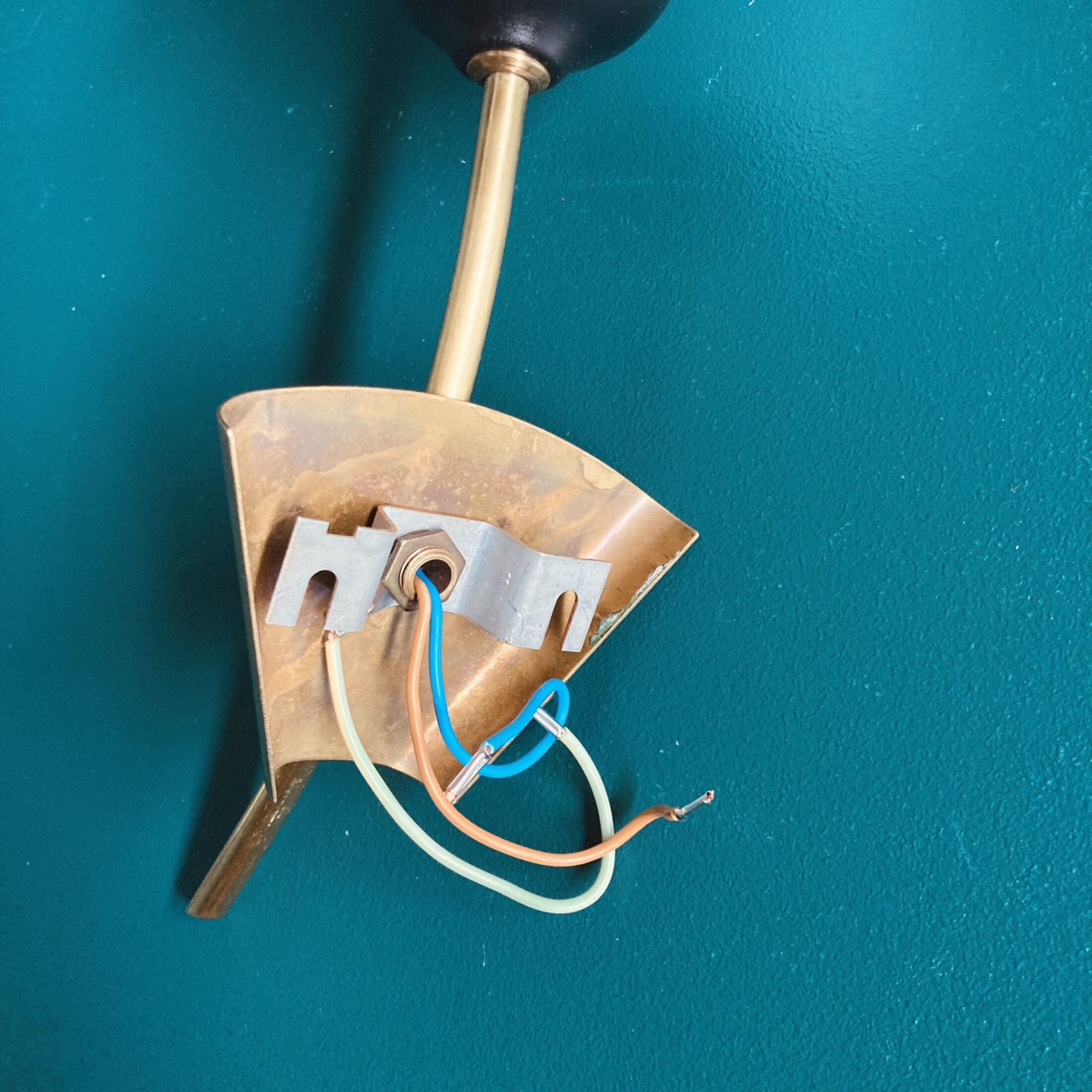 Old pair of brass wall lights and opaline glass globes 50s/60s vintage decoration