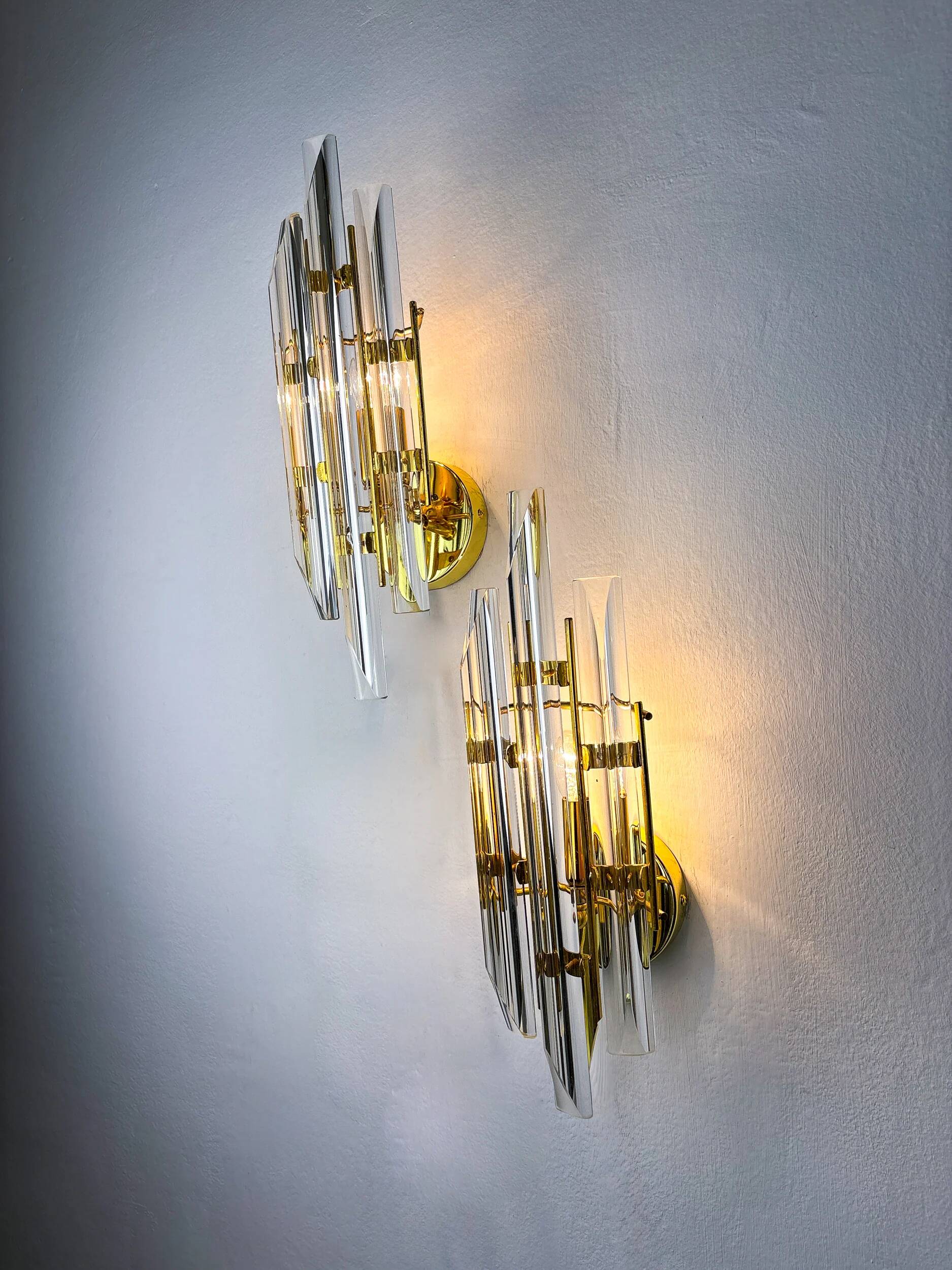 Pair of Venini wall lights, Murano cut glass, Italy, circa 1970s