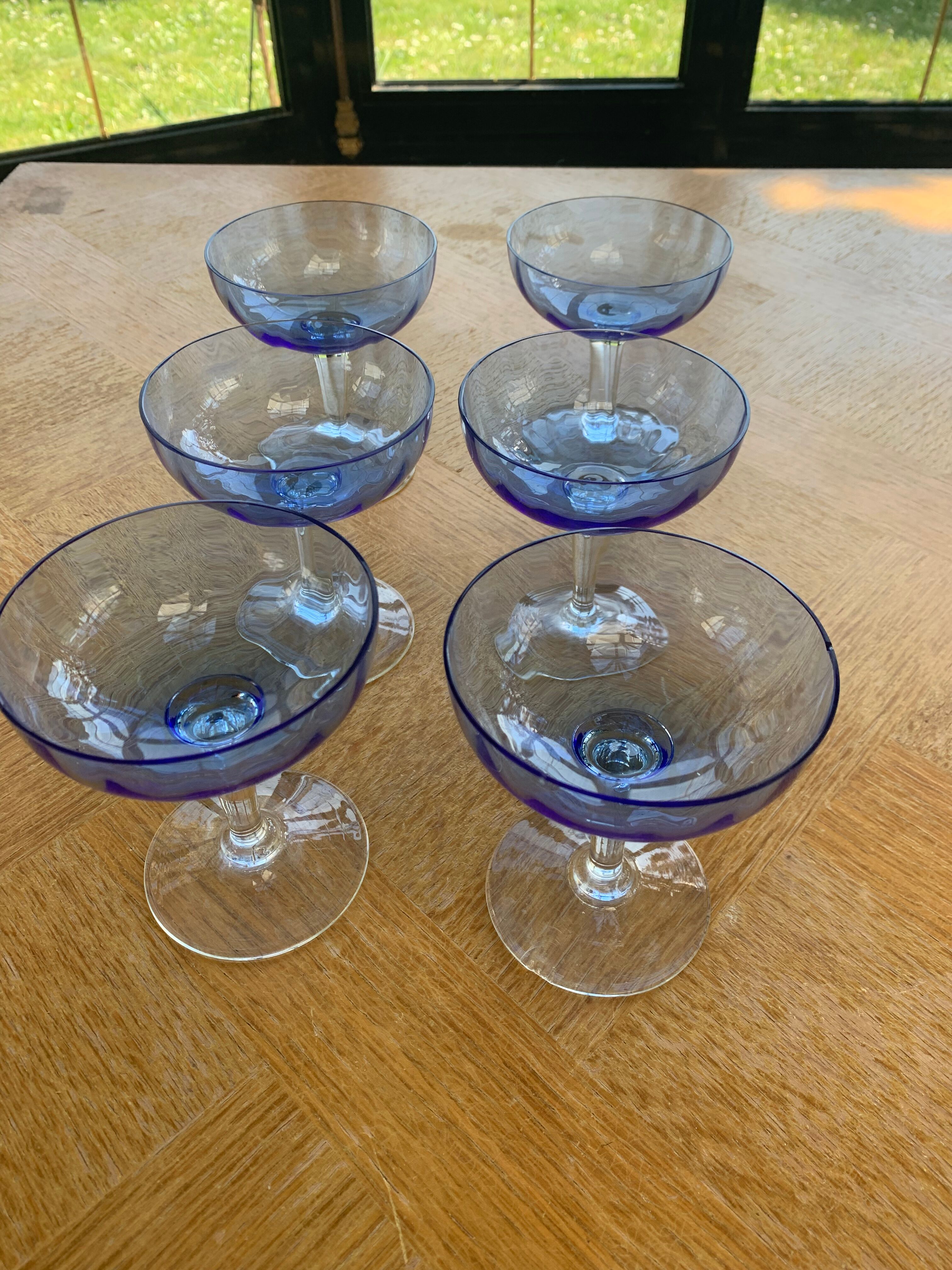 6 champagne glasses in blue glass and vintage transparent base