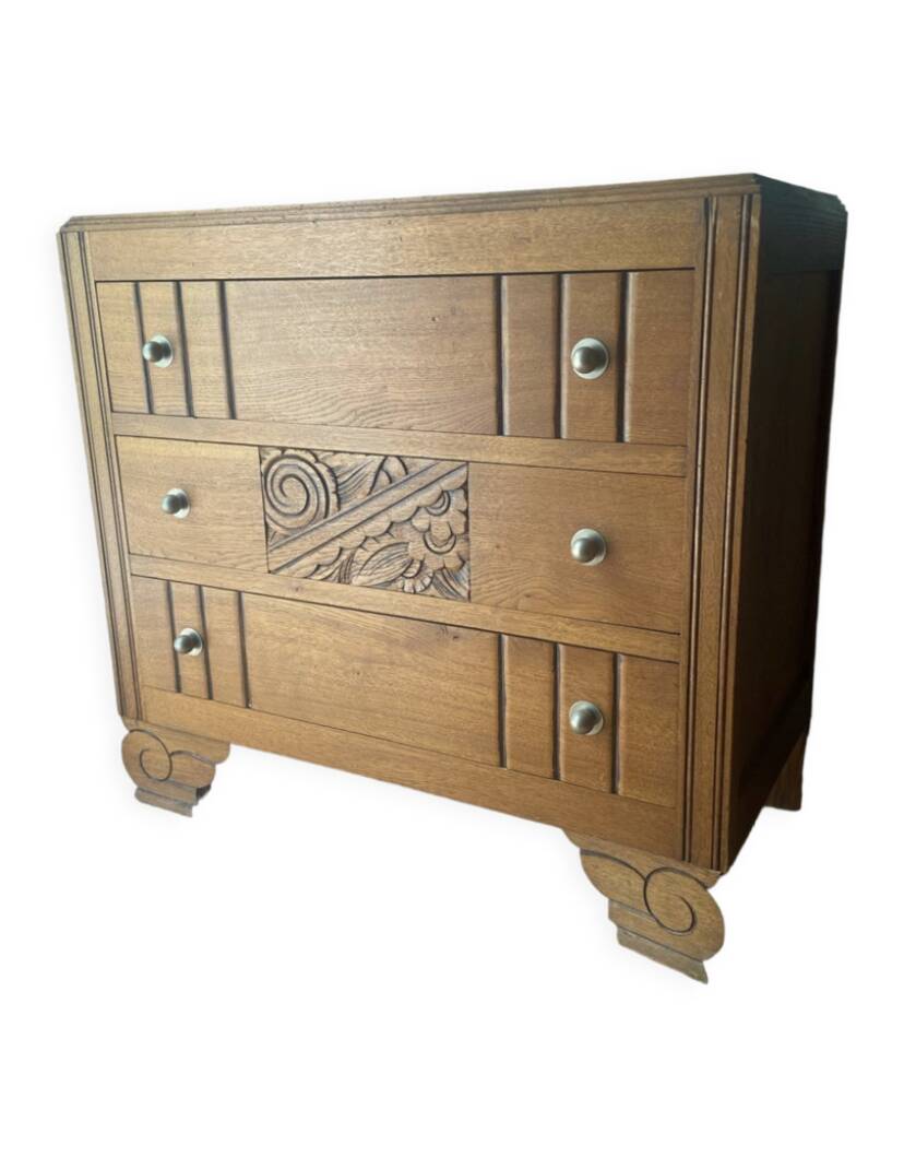 Old Art Deco period chest of drawers in oak
