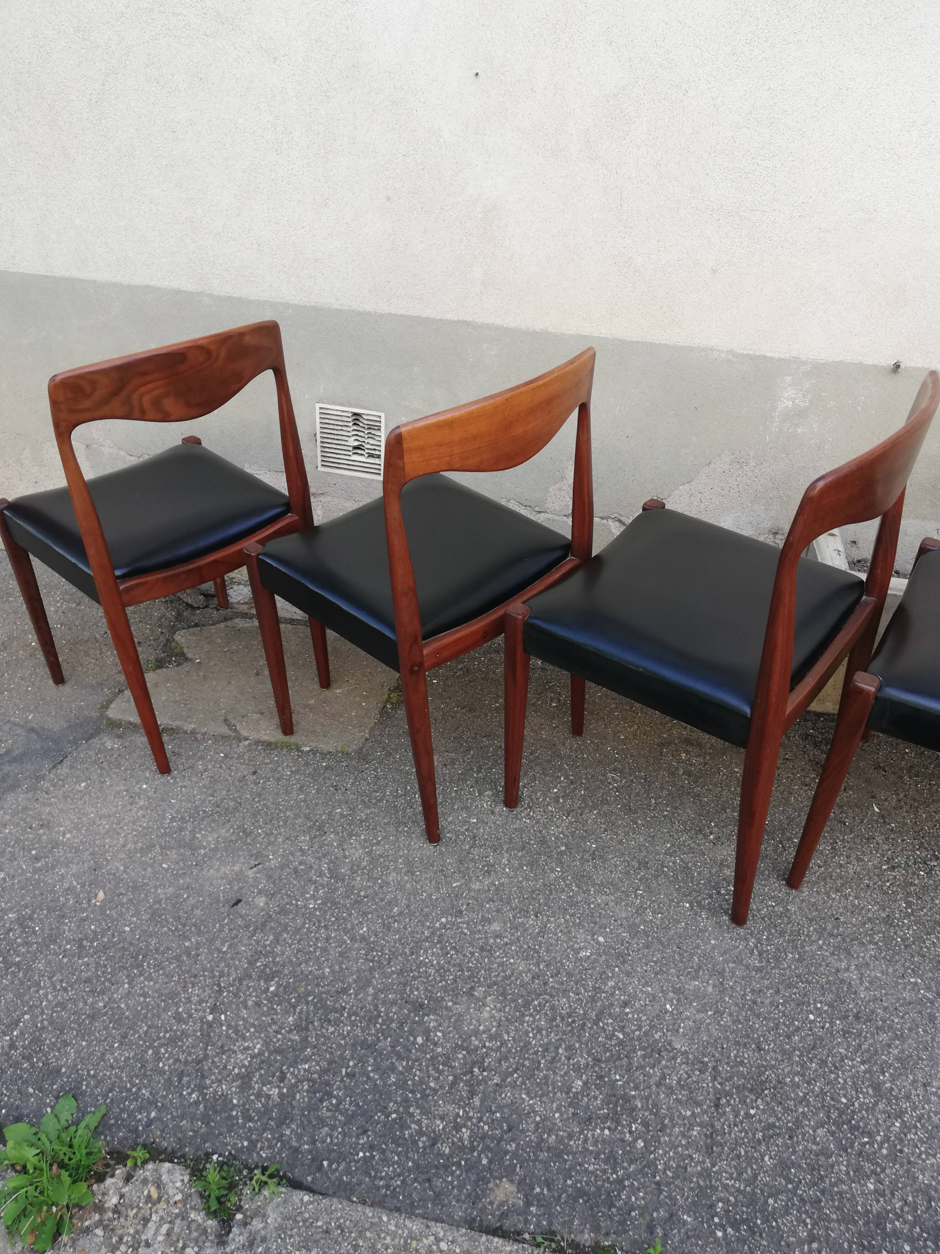 6 chaises scandinaves en skai noir