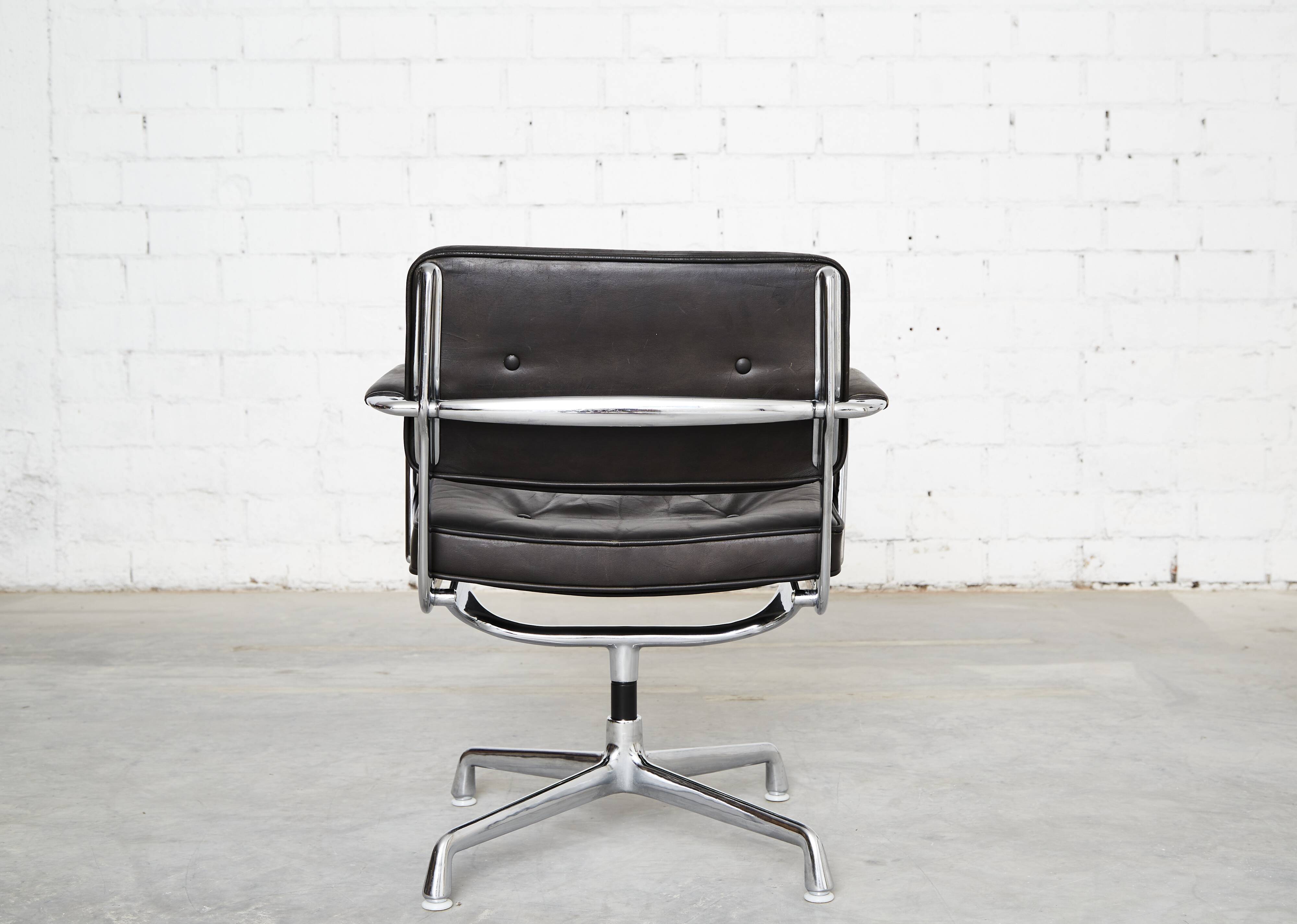 Chaise de bureau intermédiaire ES102 de Ray & Charles Eames pour Herman Miller