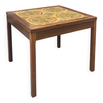 Square coffee table in rosewood and tiles.