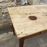 Farm table