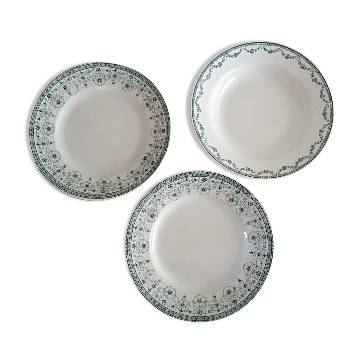 2 flat plates and 1 hollow plate earth of iron